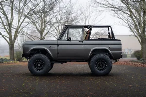 Aventurine Green Classic Bronco side view