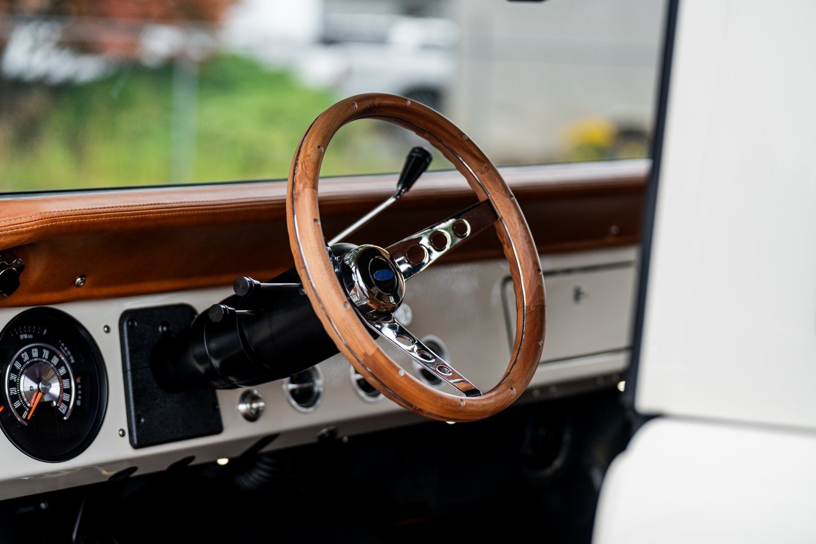 RETRO BRONCO SMALL-17.jpg