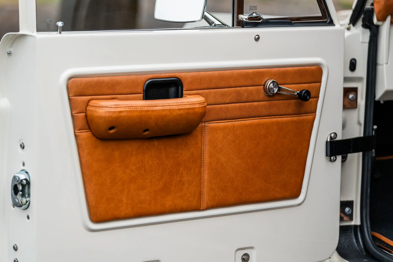 RETRO BRONCO SMALL-21.jpg