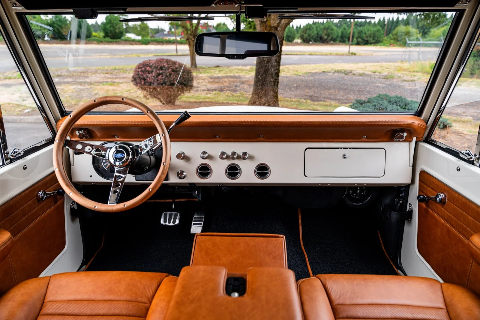 RETRO BRONCO SMALL-03.jpg