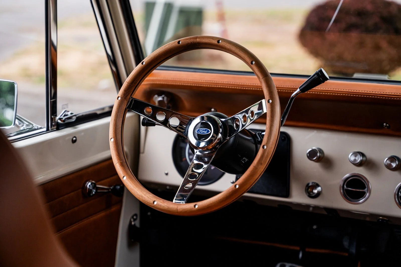 RETRO BRONCO SMALL-06.jpg