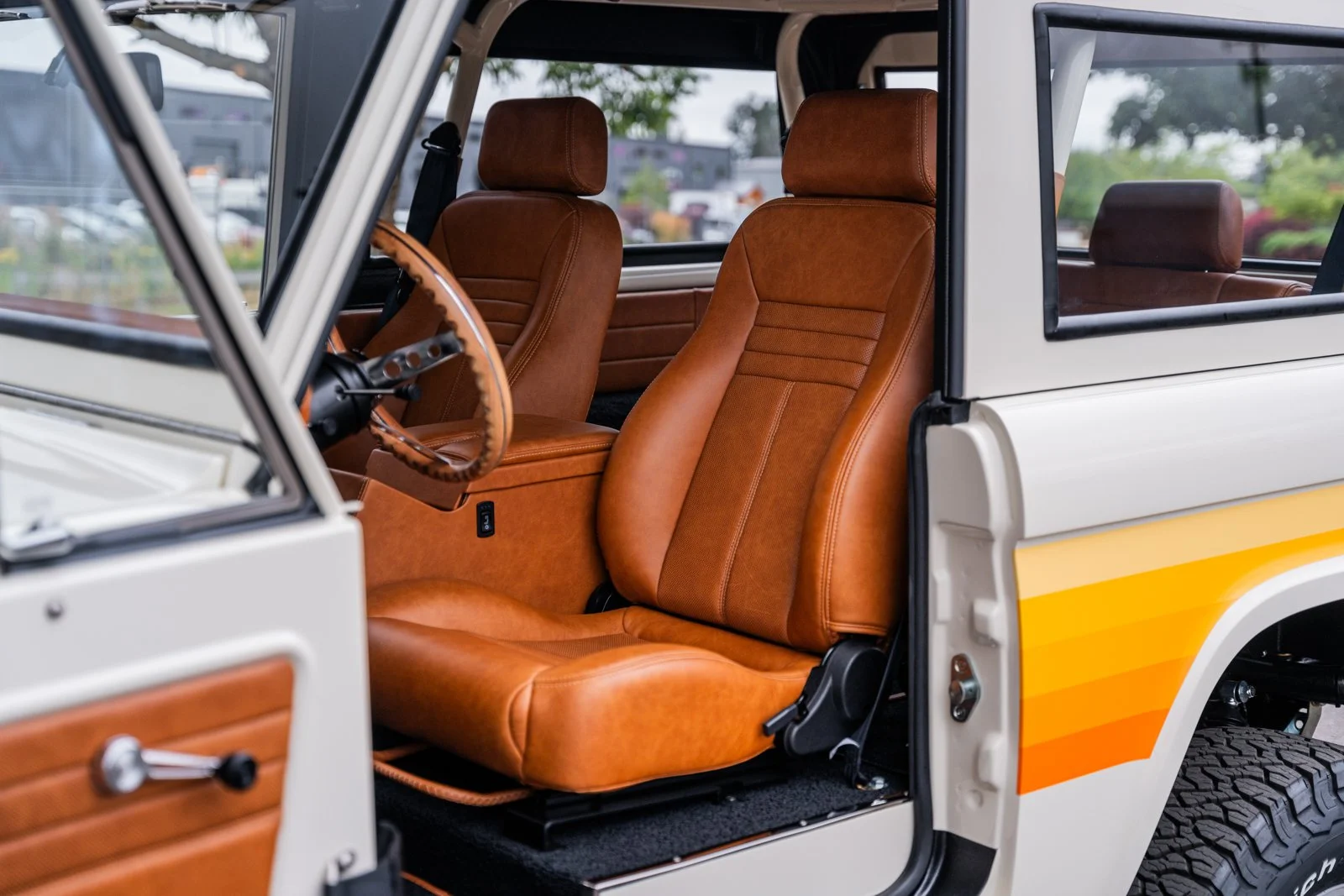 RETRO BRONCO SMALL-07.jpg