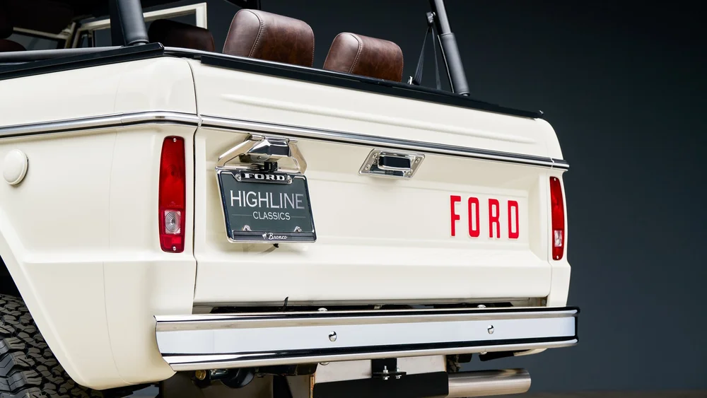 Chrome tailgate trim