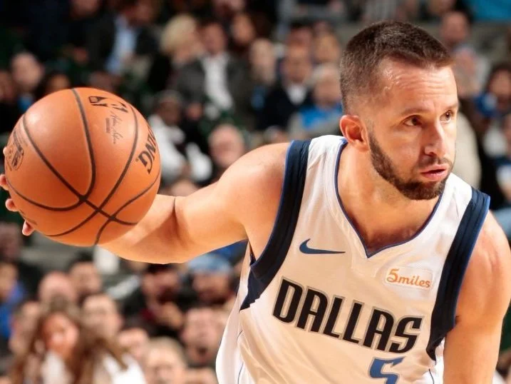 J.J. Barea on the basketball court