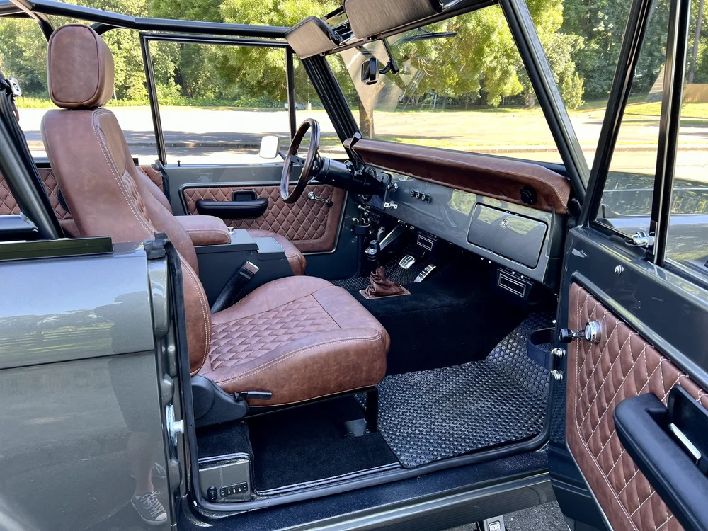 Dash with speaker grill removed
