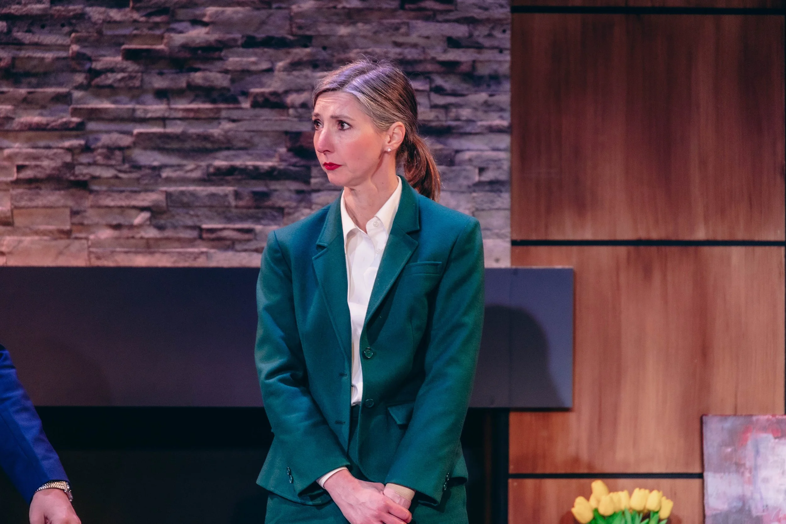 Aimee Thomas as Annette Raleigh