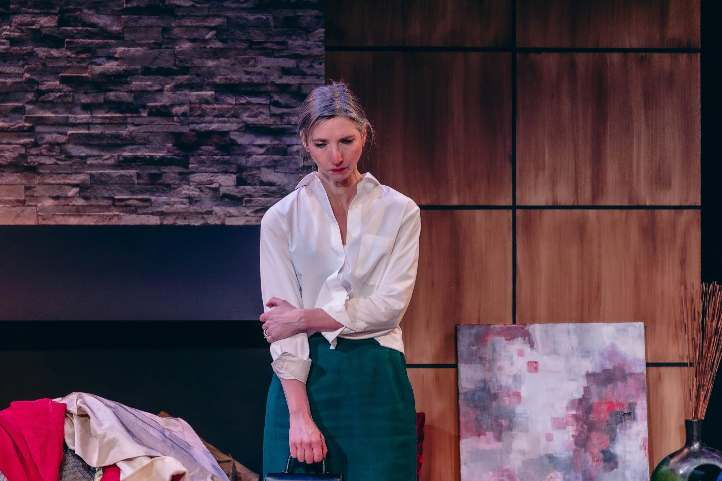 Aimee Thomas as Annette Raleigh