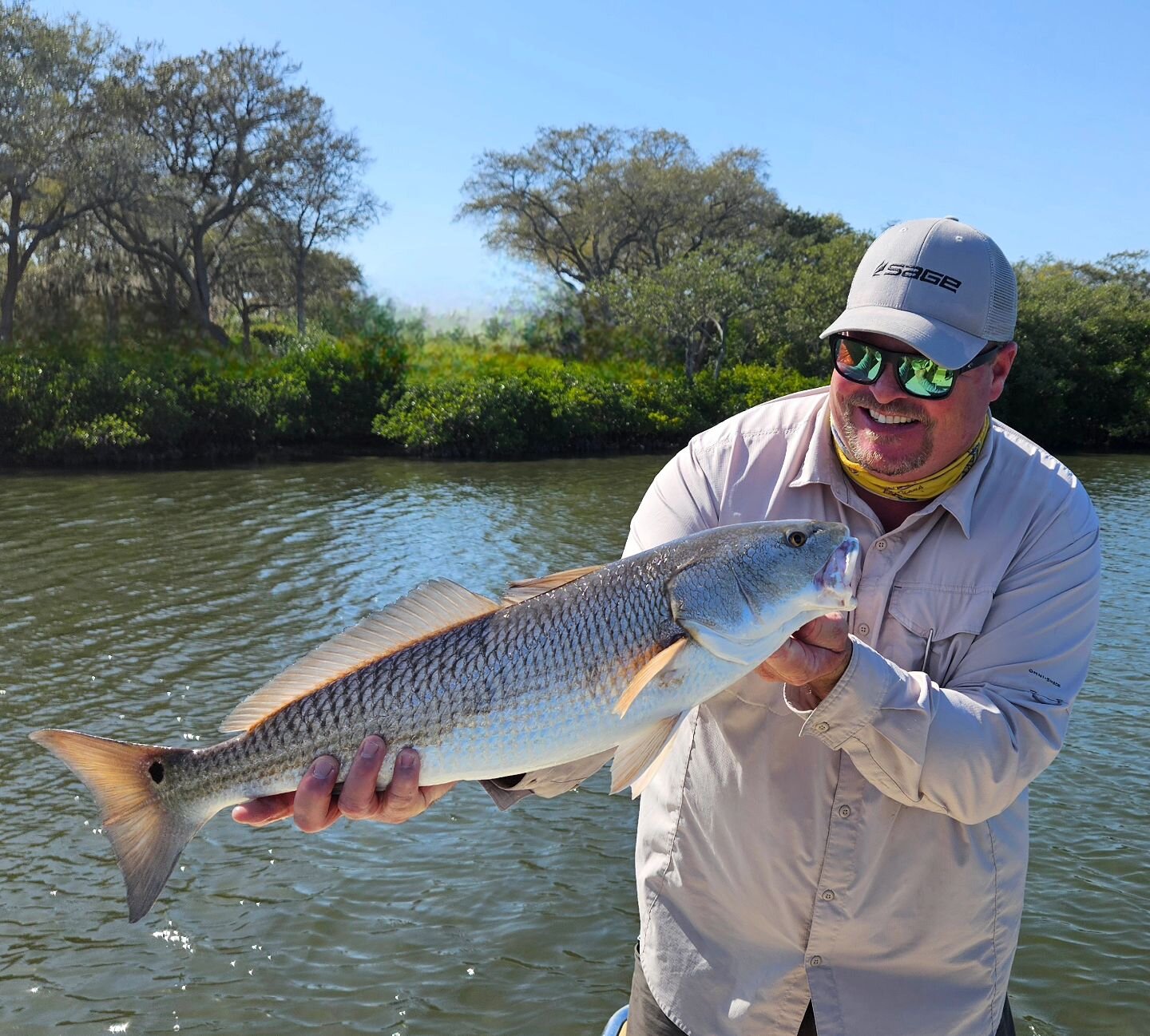 Beautiful day with the Mitchell crew! 
#redfishonfly