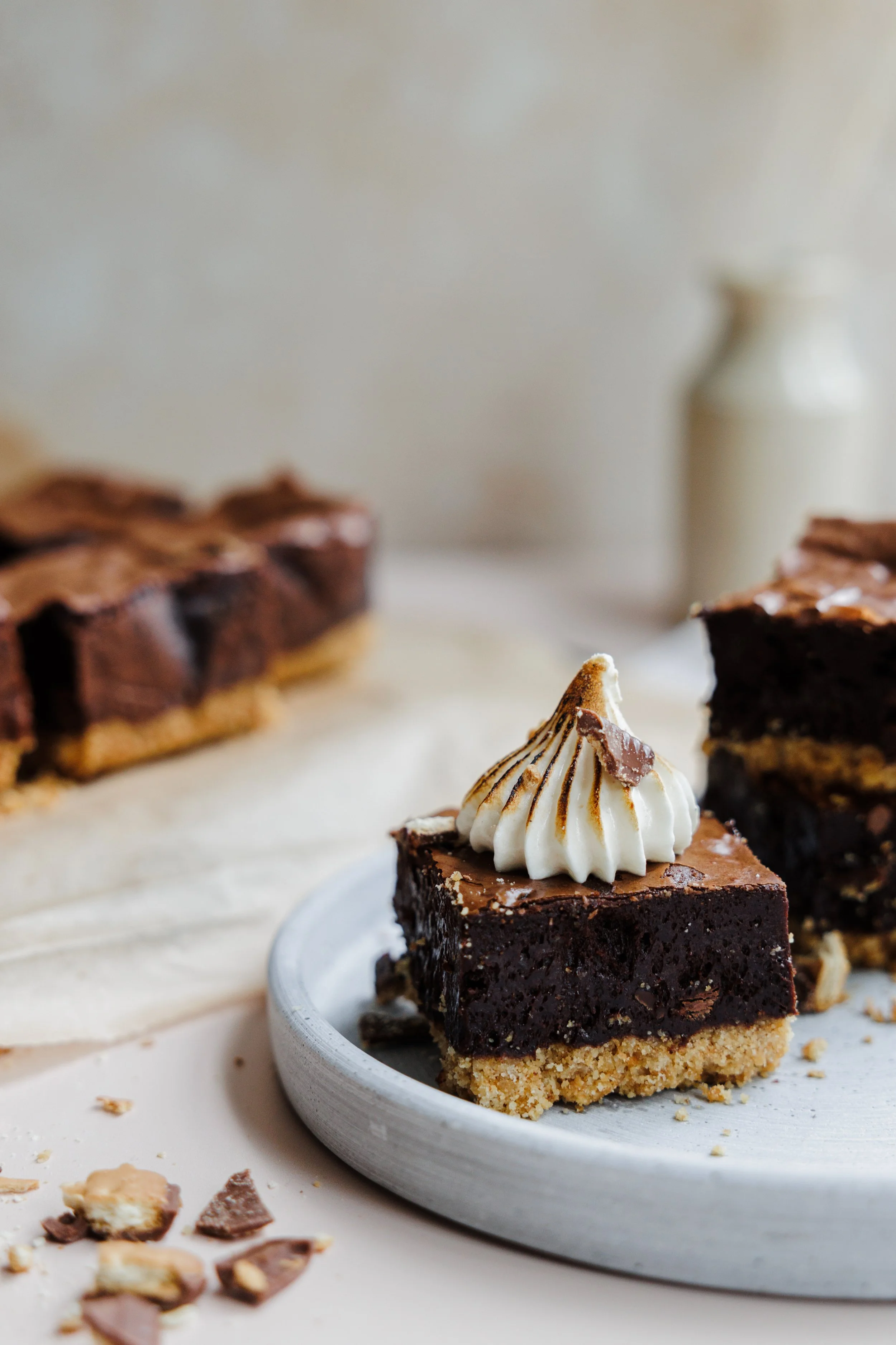 close-up-of-brownie-opped-with-marshmallow-fluff