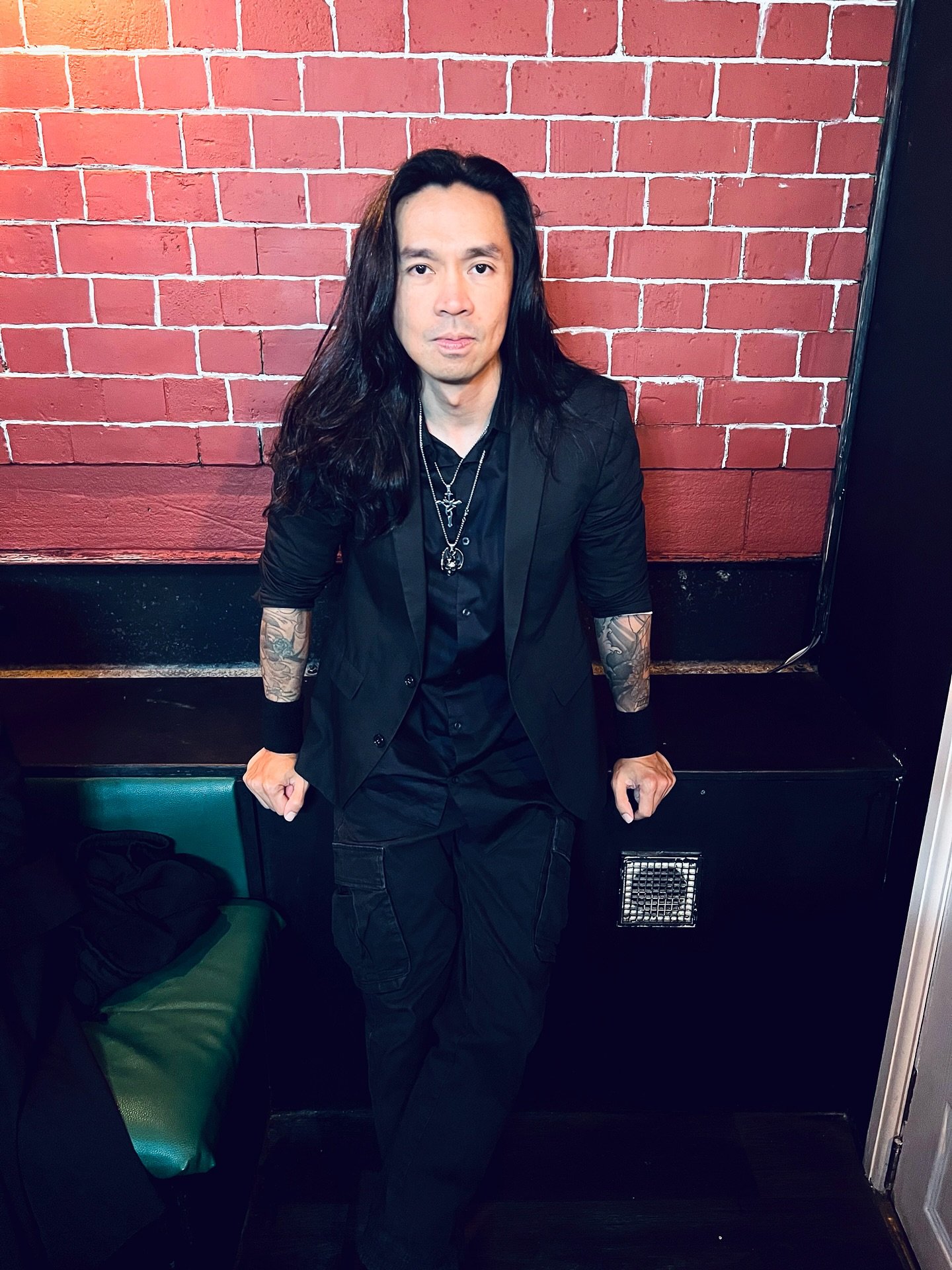 Playing in Barcelona tomorrow 🇪🇸
@espritdairofficial 

#drums @pearldrumseurope @sabiancymbals @evansdrumheads @promarksticks @protectionracket 

📸 @charliemindart 
📸 @stormwblack