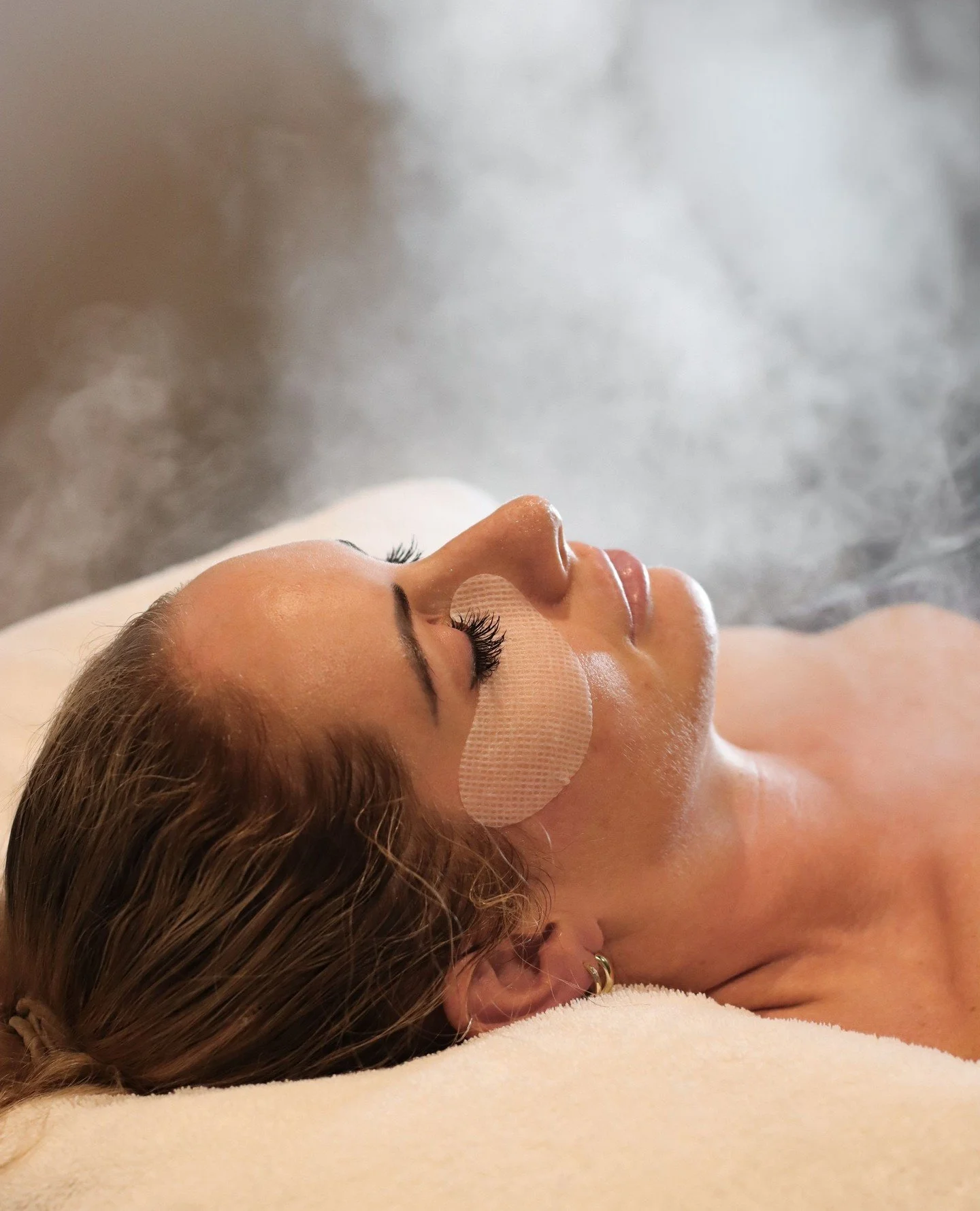 Our Botanically Infused Steam &mdash; a calming blend of Chamomile, Lavender &amp; Rosemary &mdash; has never felt (or smelled) so good 🌿✨⁠
Relax, unwind, and let your skin drink it in.⁠
⁠
#TheBeautyRoom #BotanicalSteam #SkinWellness⁠