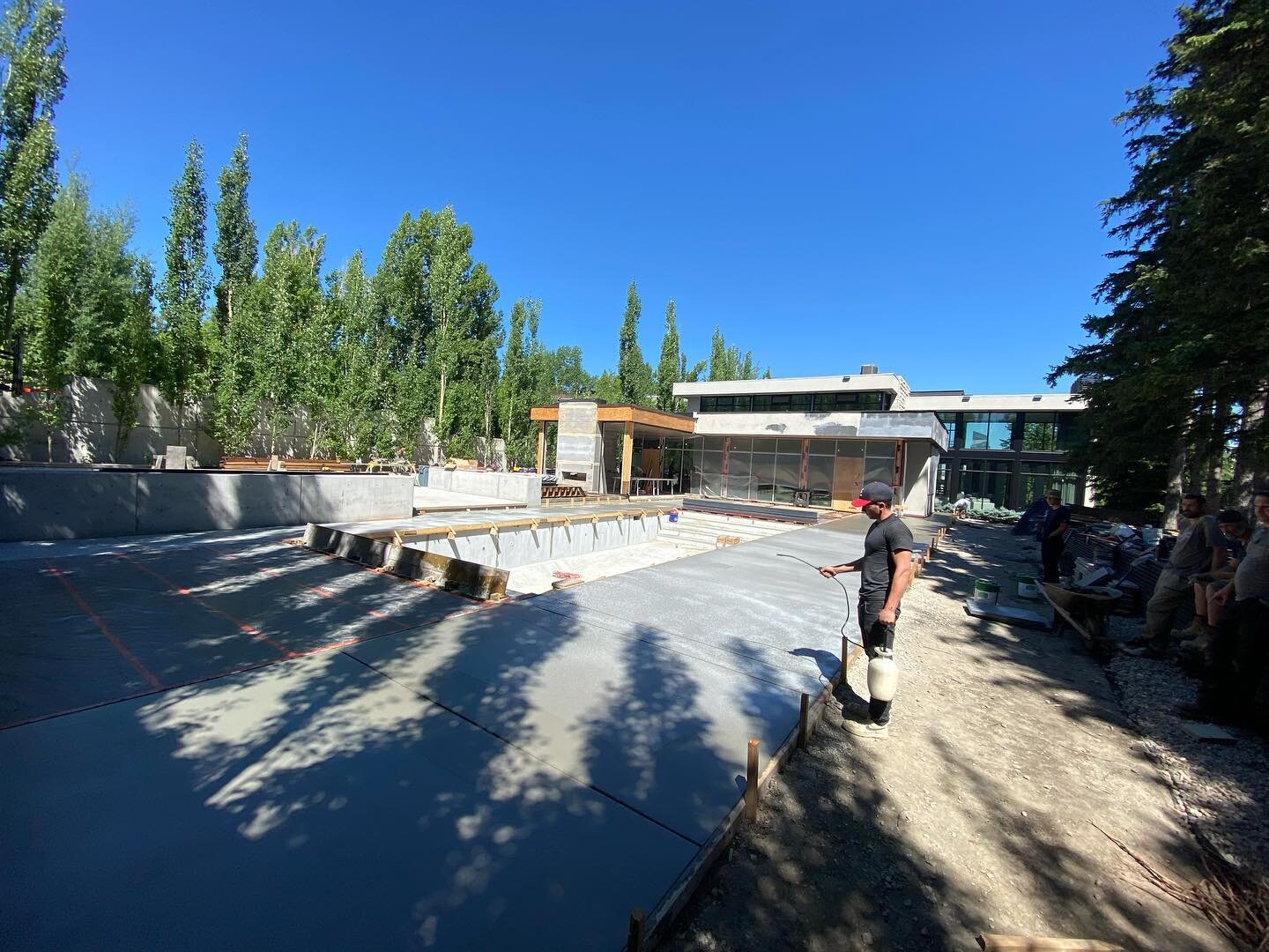 A quiet moment on site 😉

#concrete #yycconcrete #calgaryconcrete #architecture #concretearchitecture #contractor #contractorsofinsta #contractorsofinstagram #yycluxuryhomes #calgaryhomes