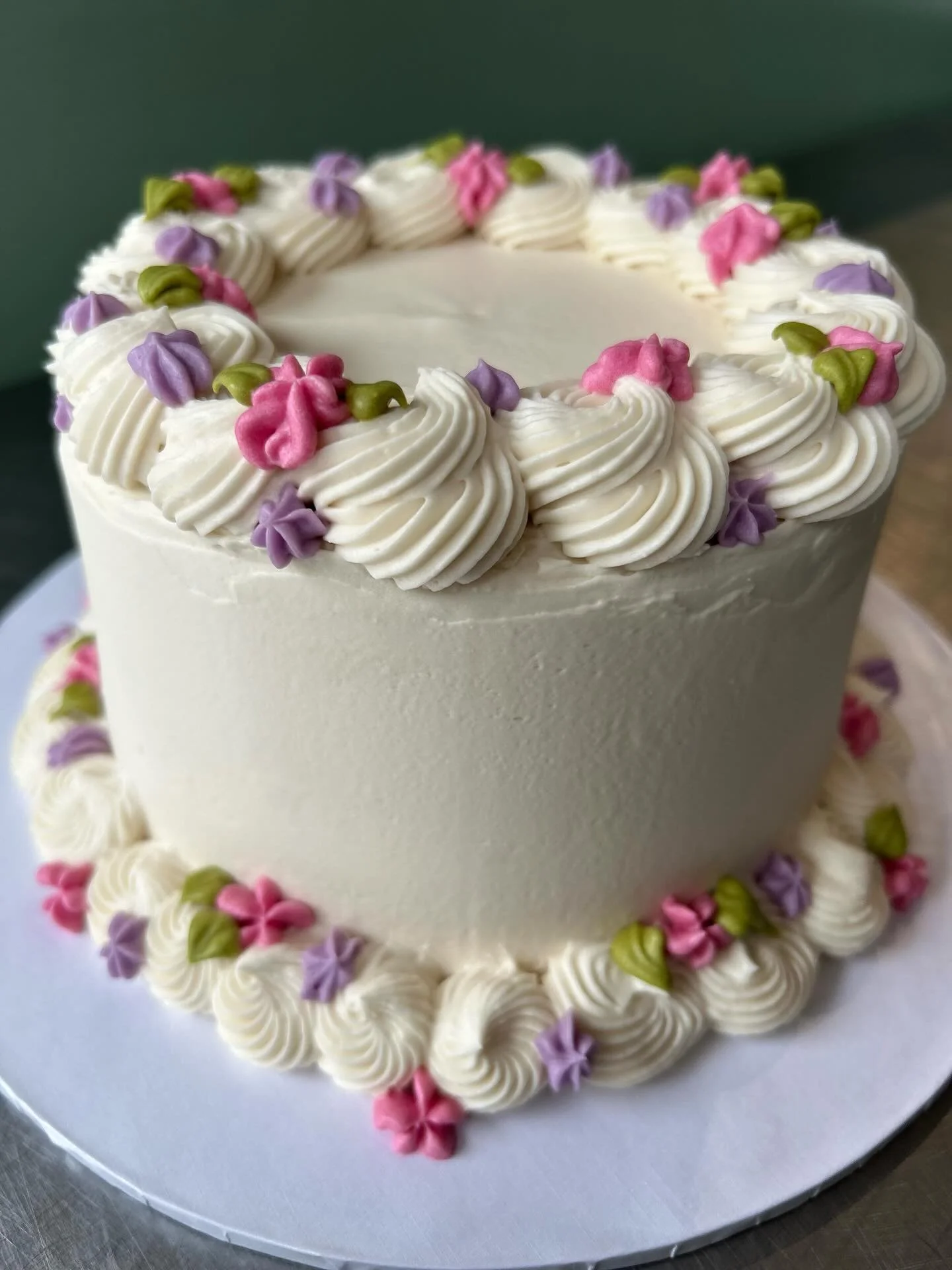 The Mother&rsquo;s Day cake is available to order! 

Vanilla layers + housemade strawberry preserves + the prettiest piped border we&rsquo;ve ever done. 

It's all #vegan and all #glutenfree but completely delicious.

Available May 7, 8, 9 in 6"