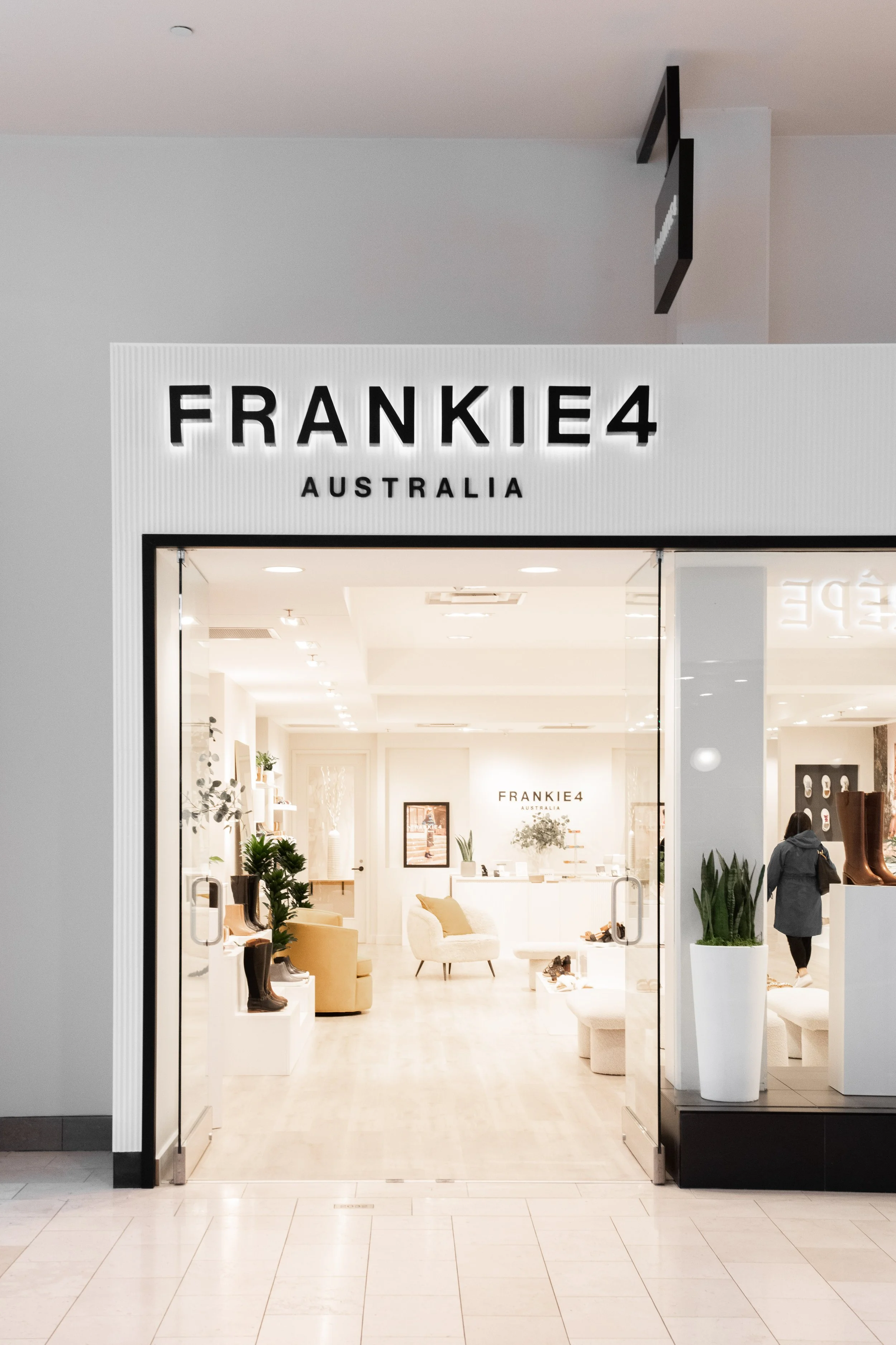 Frankie4_Bellevue Sq (5).jpg