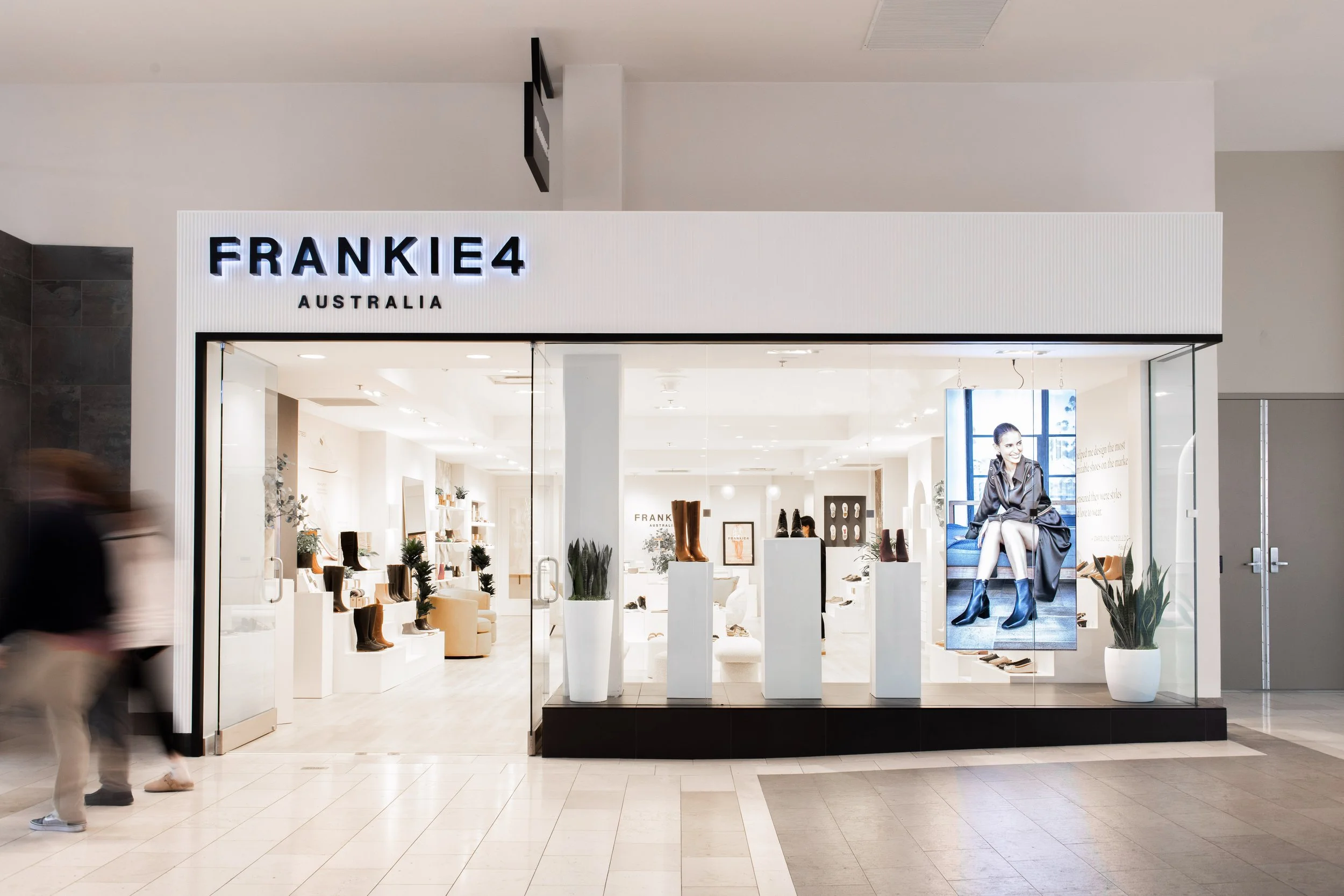 Frankie4_Bellevue Sq (1).jpg