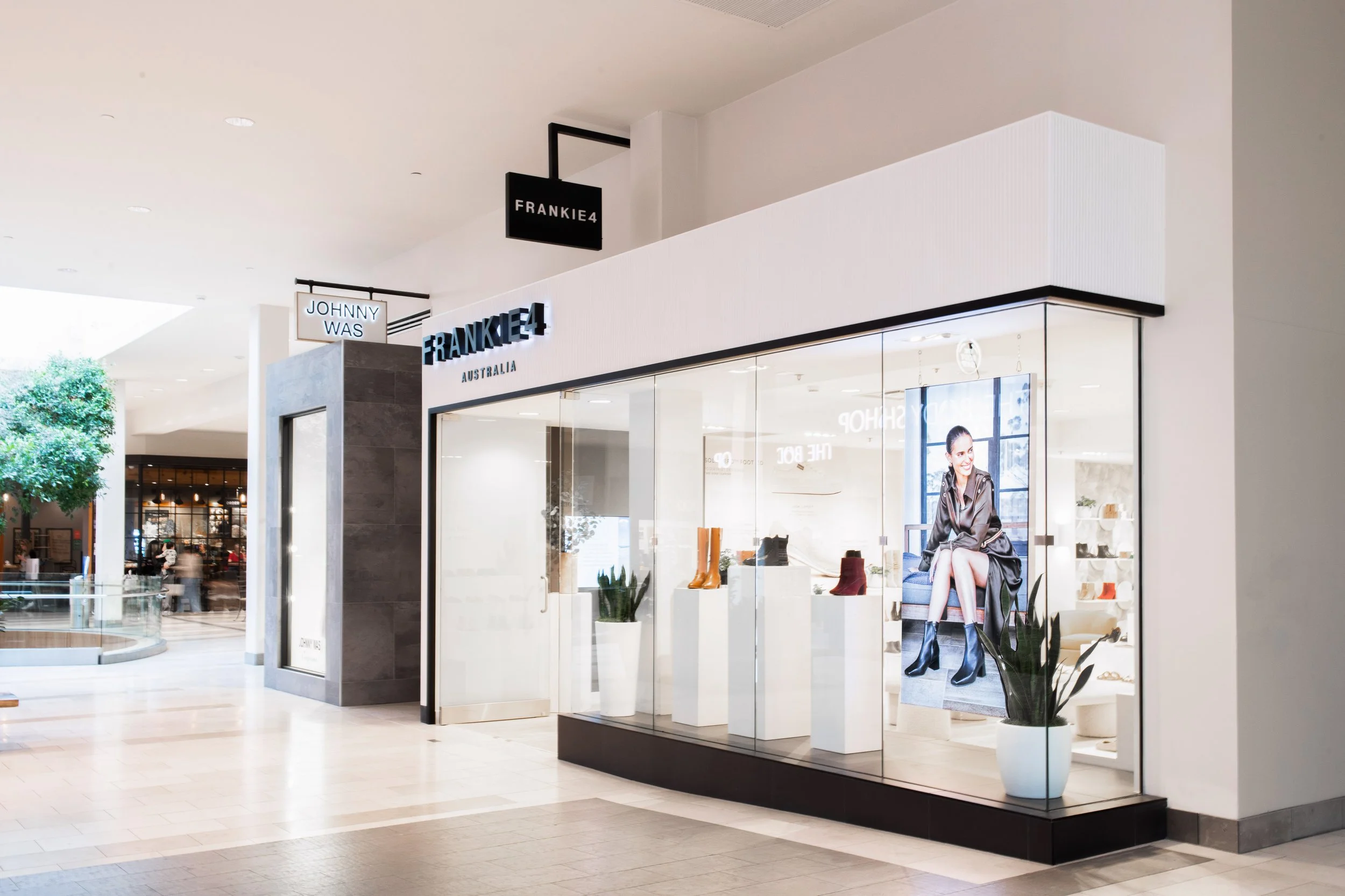 Frankie4_Bellevue Sq (3).jpg