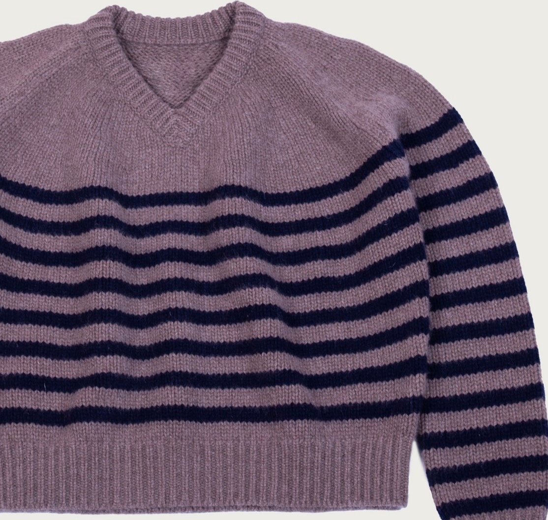 AW+24-+33+V+NECK+RAGLAN+SHOULDER+STRIPE+.jpg