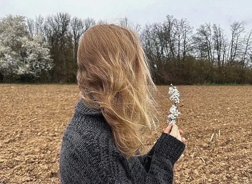  f / w   2 3 
