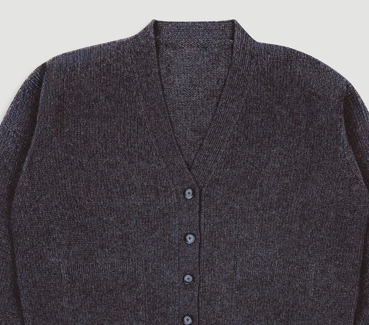 AW-25-50-SHORT-V-NECK-CARDIGAN-_-5-PLY-CASHMERE-_-CIF-%25EF%25BF%25BD-255.00-_-EU-349-E-_-AVAILABLE-IN-4-PLY-CIF-%25EF%25BF%25BD-199.00-1.jpg