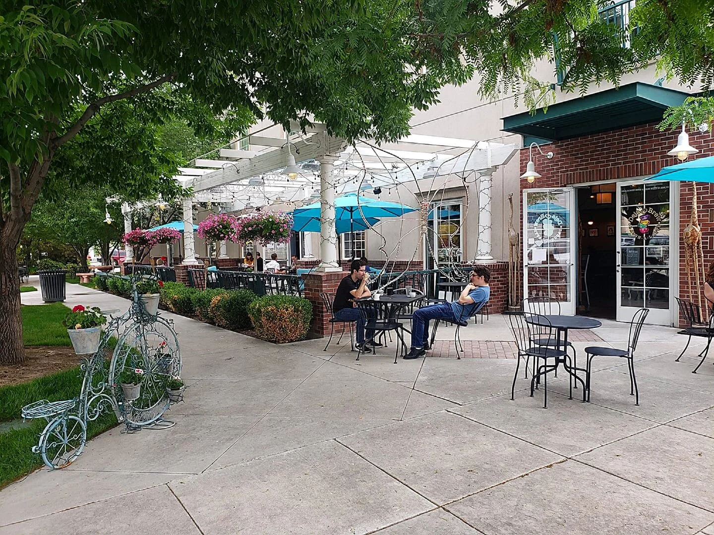 Meridian Coffee Shop Donates 450 Meals, $2,220 to Help Families in Need