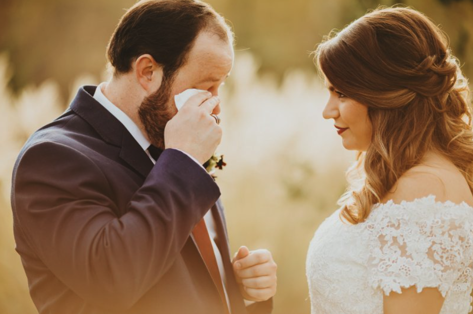 Laurel Loves || A Groom’s First Look