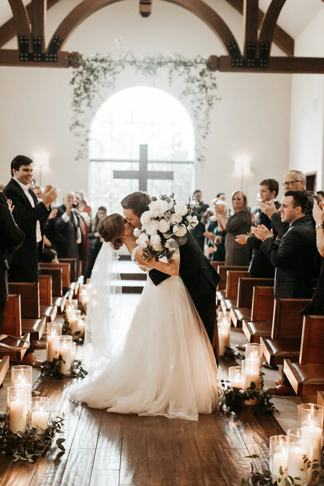 Laurel Loves | Indoor Ceremonies