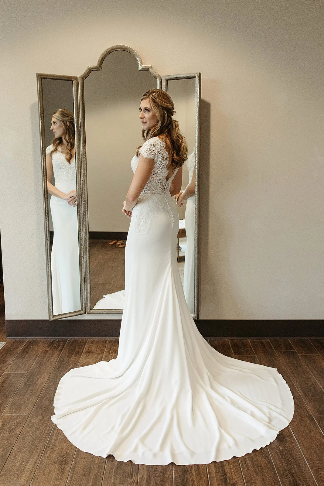 SteritzWedding_TheLaurelGrapevineTX_MadisonKatlinPhotography-2-58.jpg
