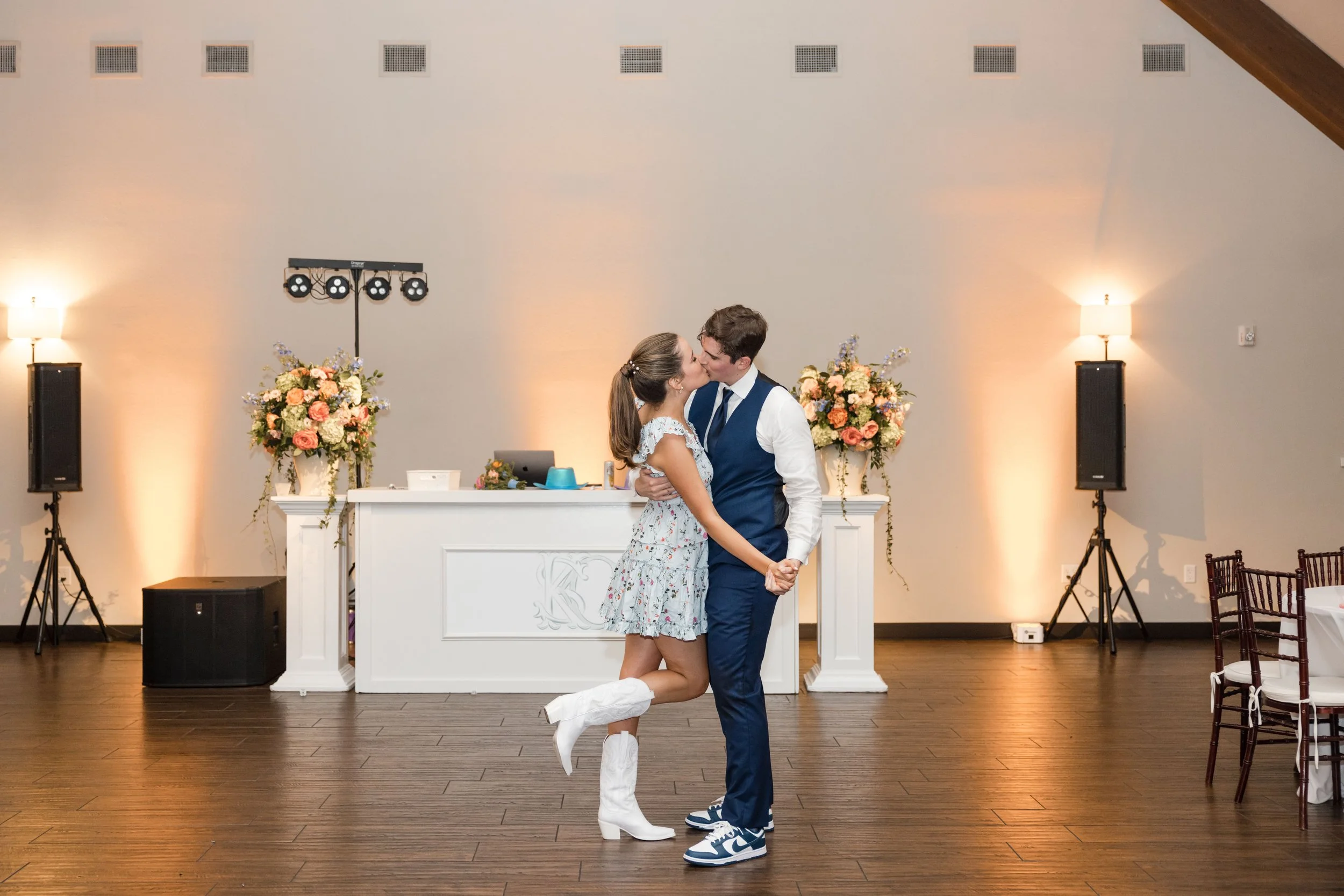 Johansen_Wedding_8344-min.jpg