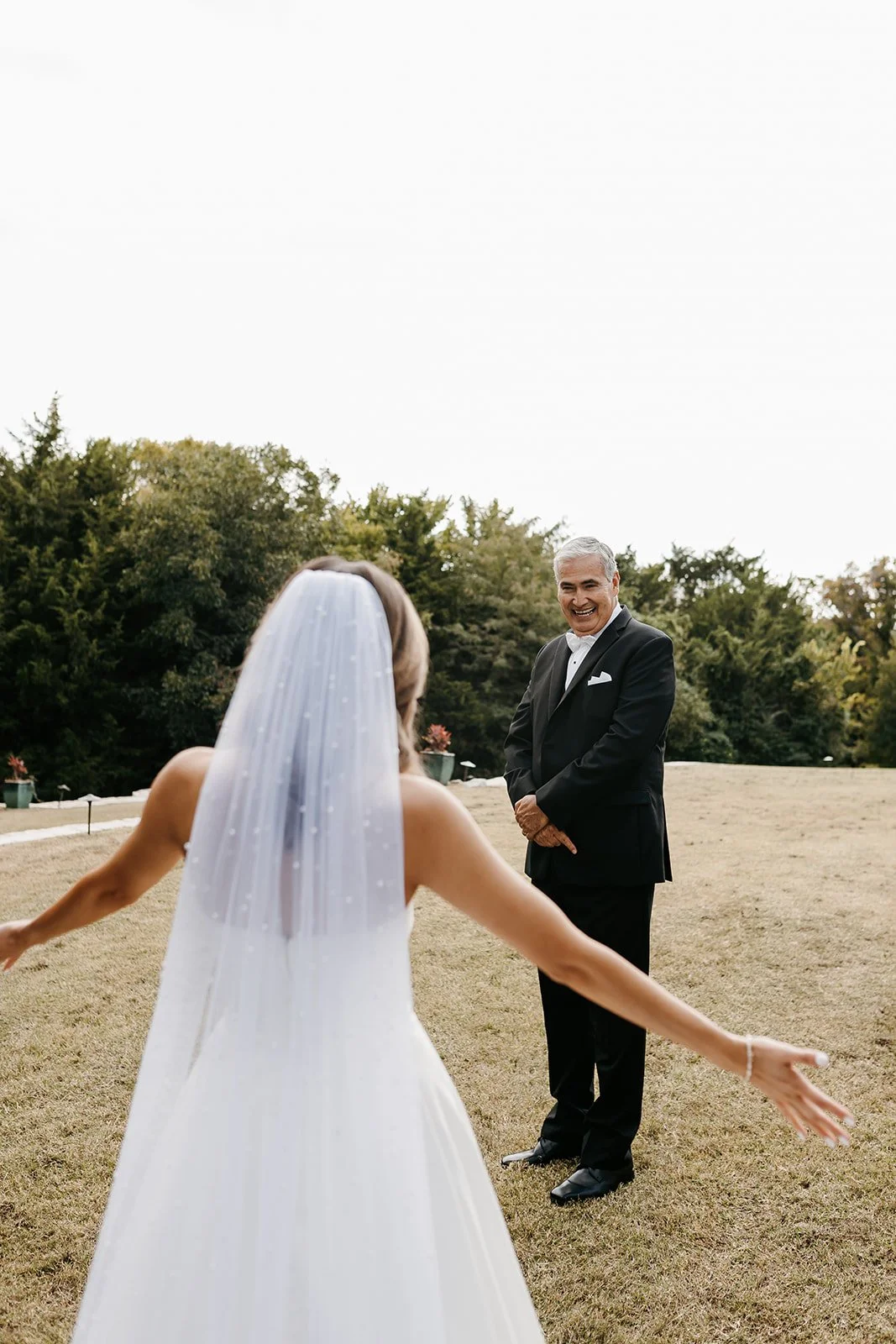 emily&ericfirstlook-3.jpg