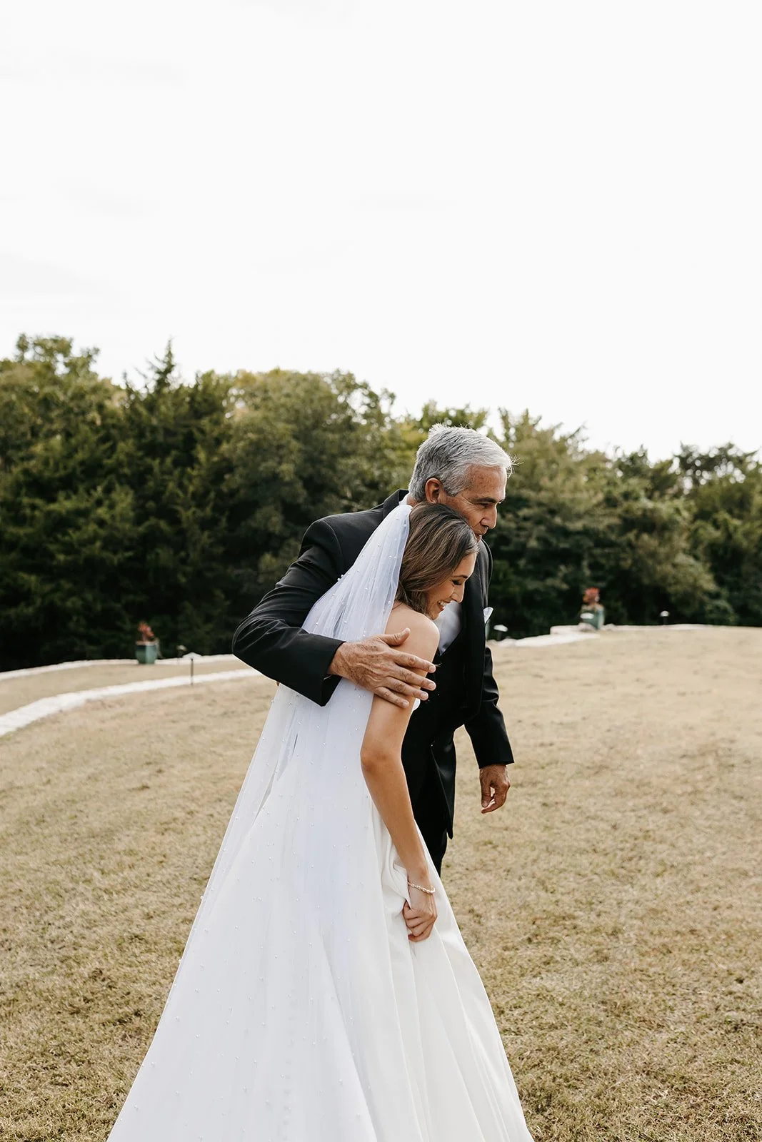 emily&ericfirstlook-7.jpg