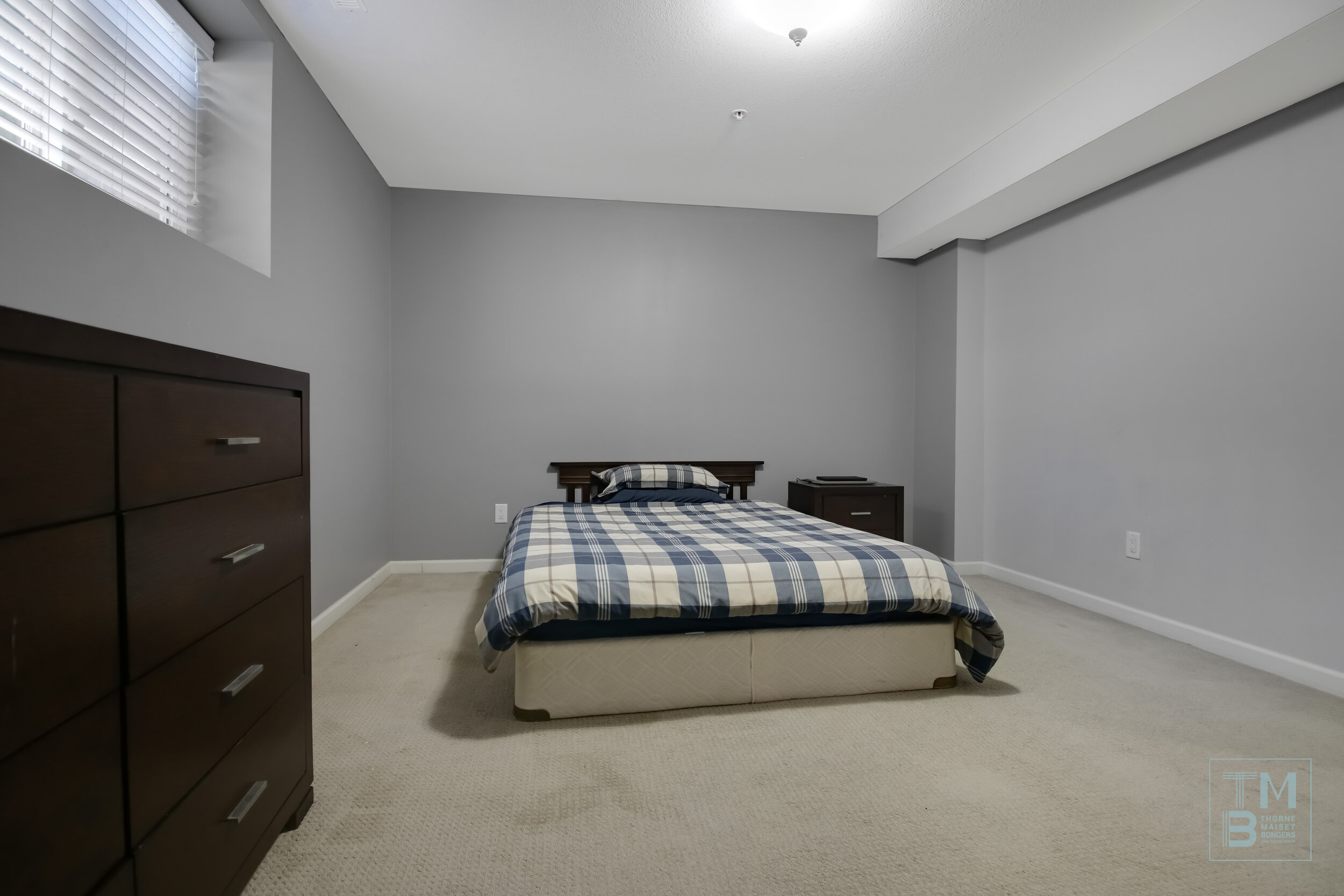 26 bsmt bdrm1.jpg