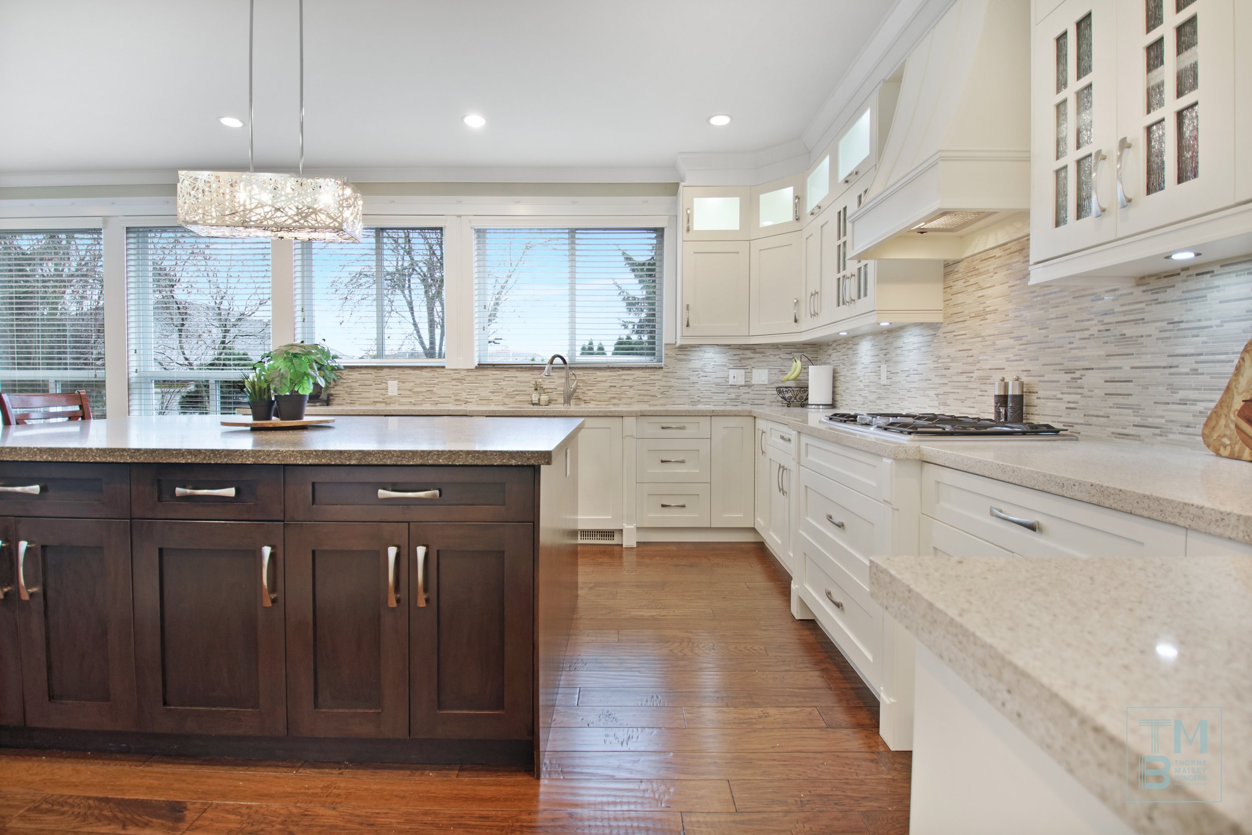 6 Kitchen2.jpg