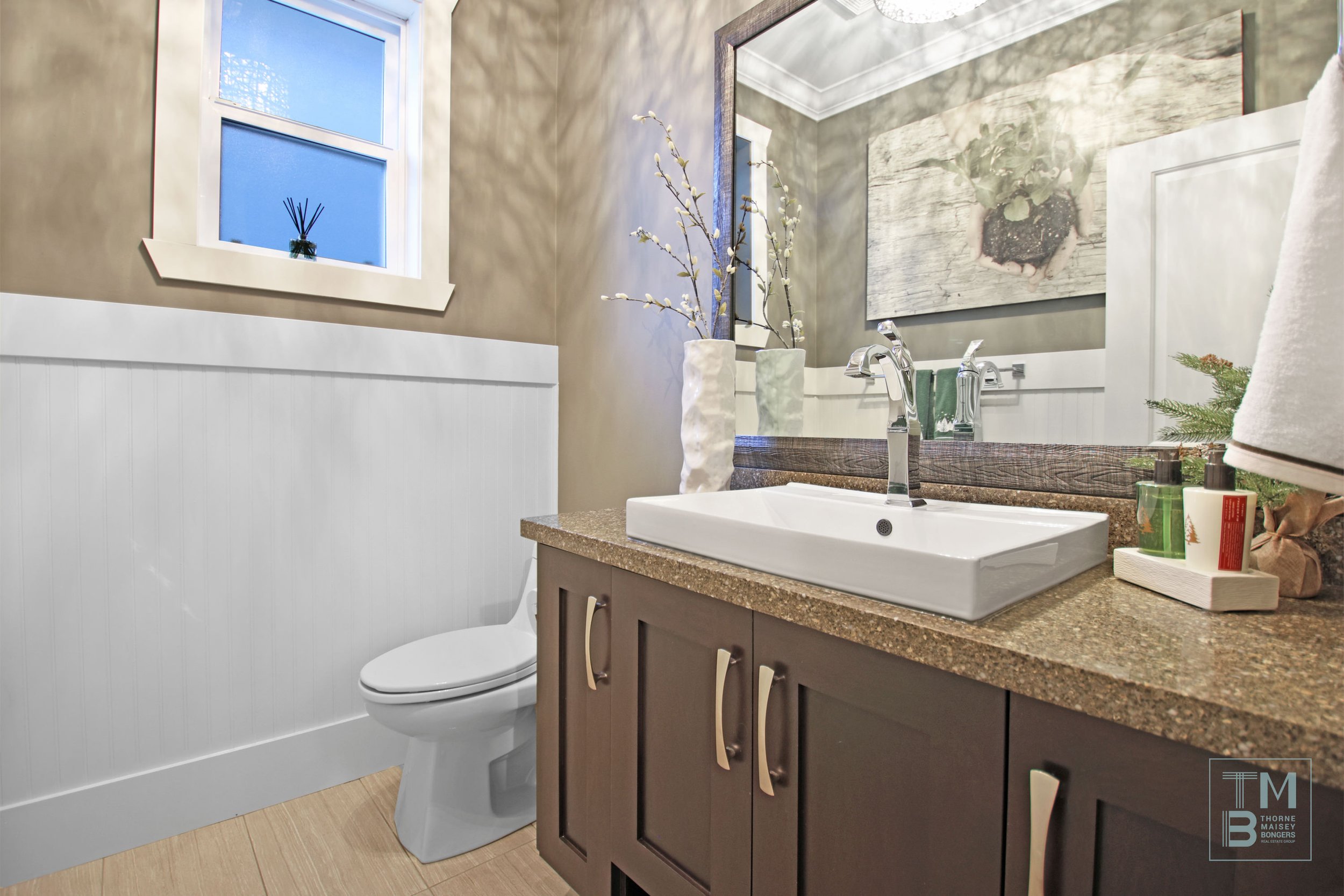 17 PowderRm.jpg
