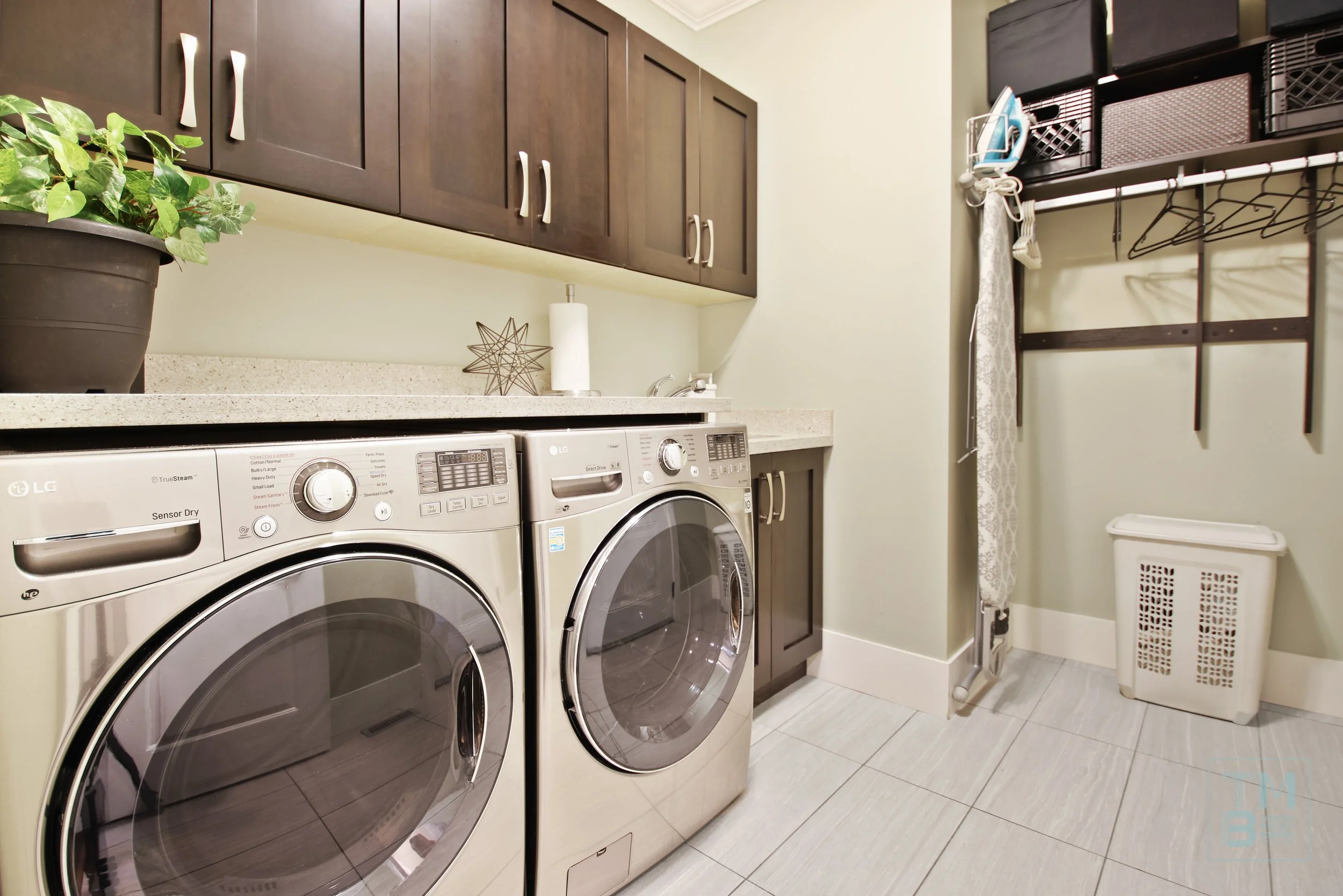 18 Laundry.jpg