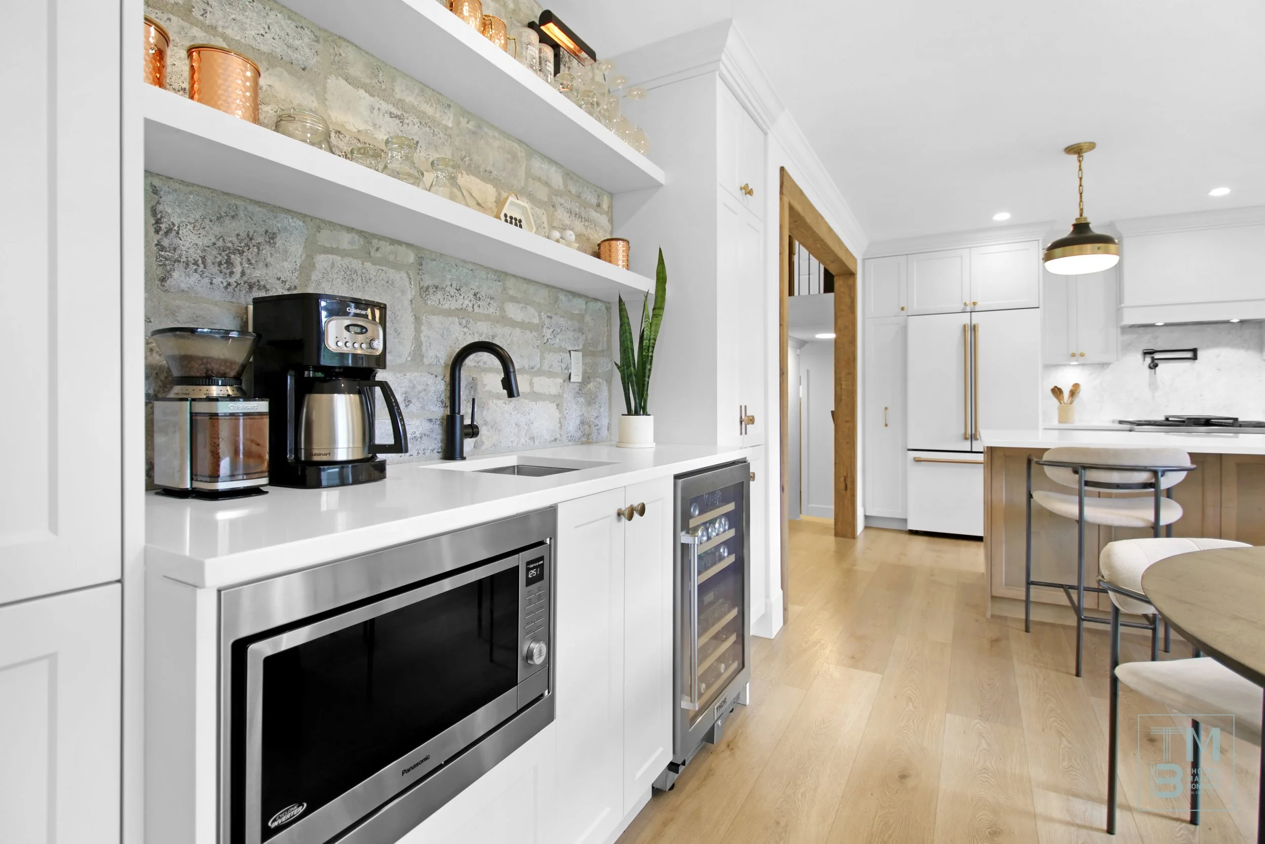 12 Kitchen5.jpg