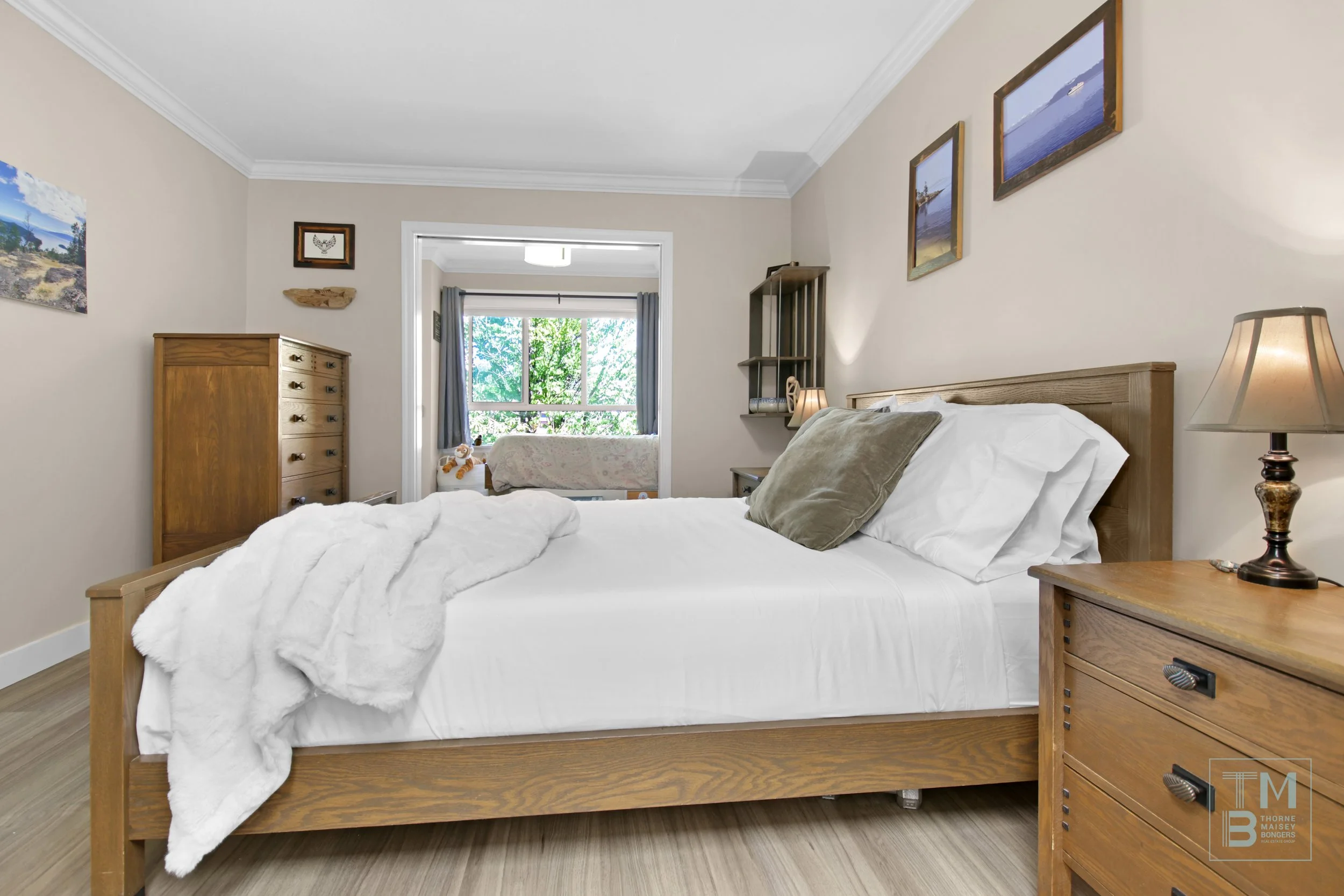 21 PrimaryBDRM2.jpg