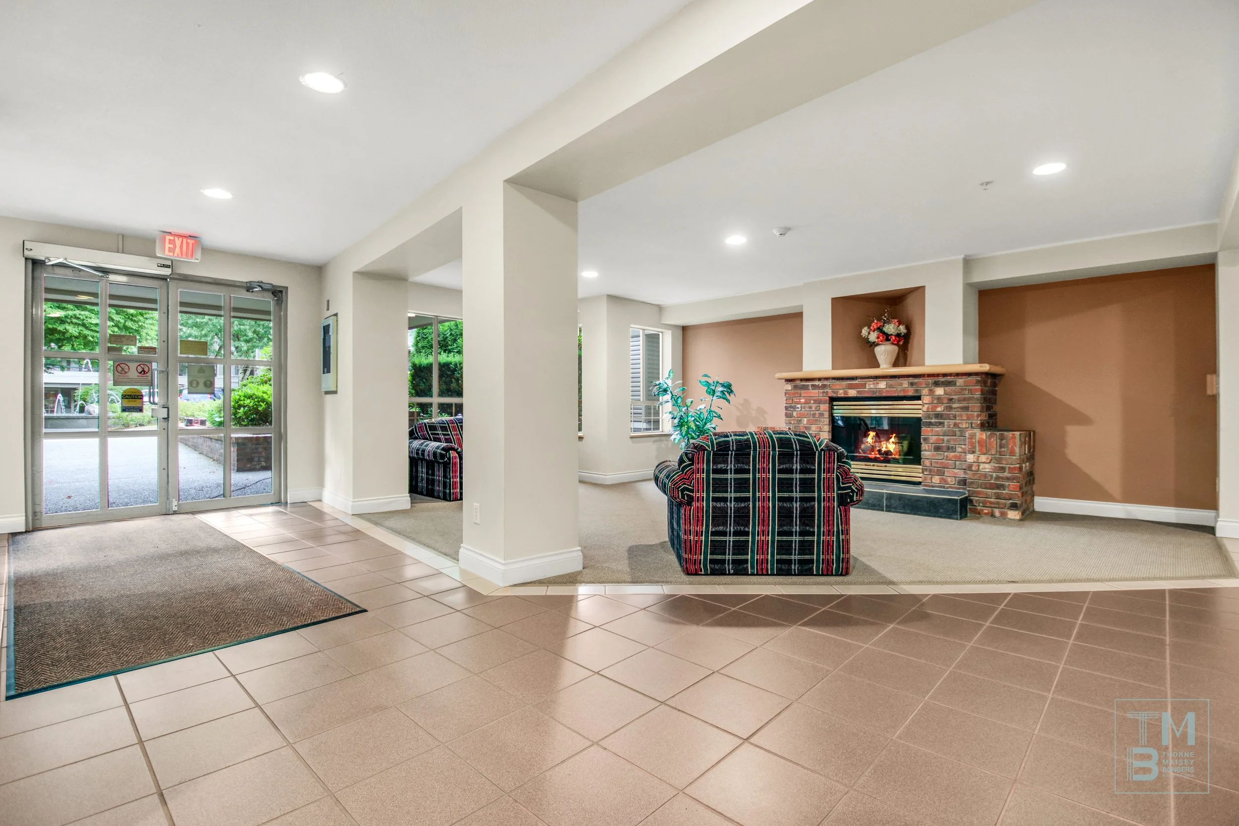 3. Foyer2.jpg
