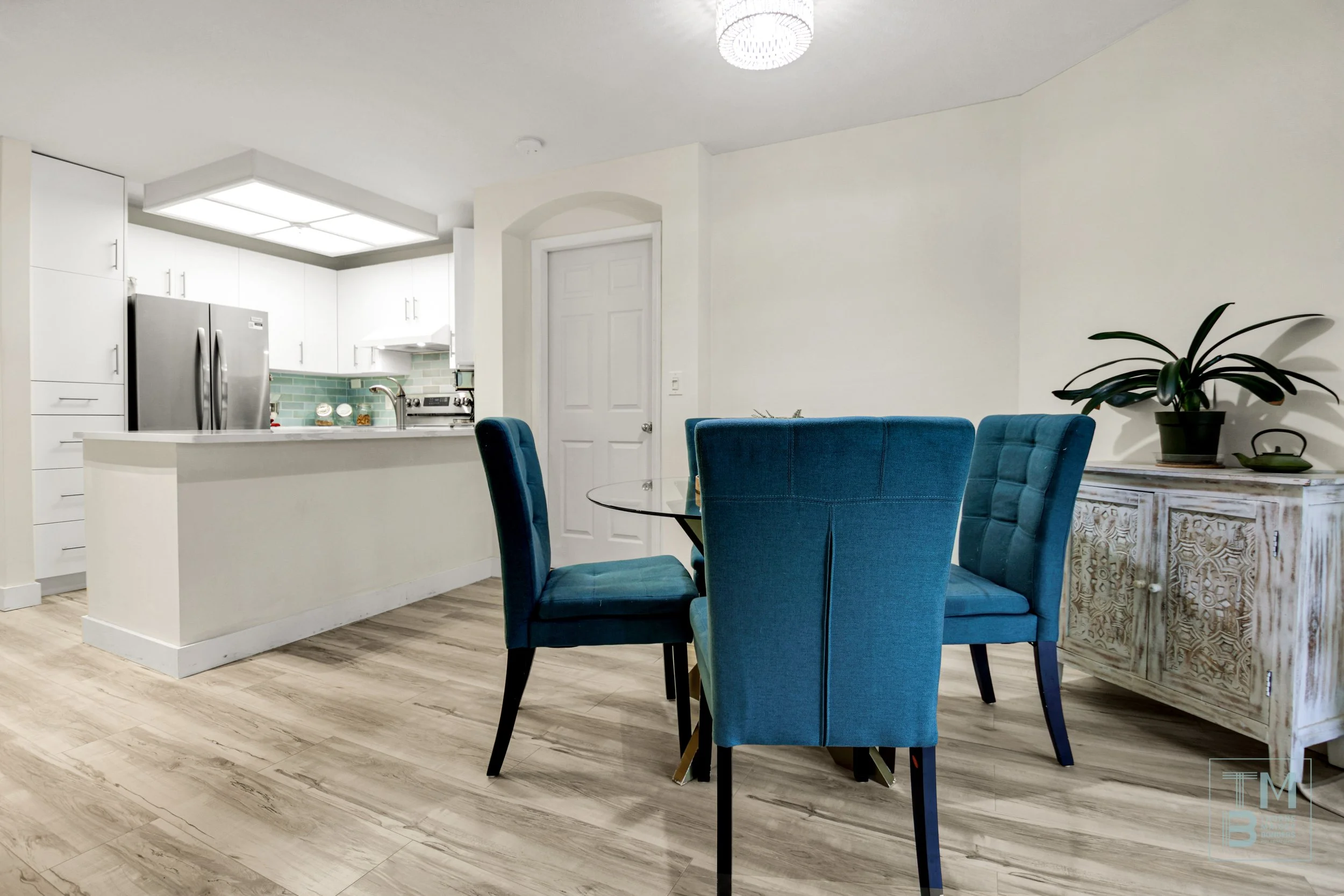 9. DiningRm1.jpg