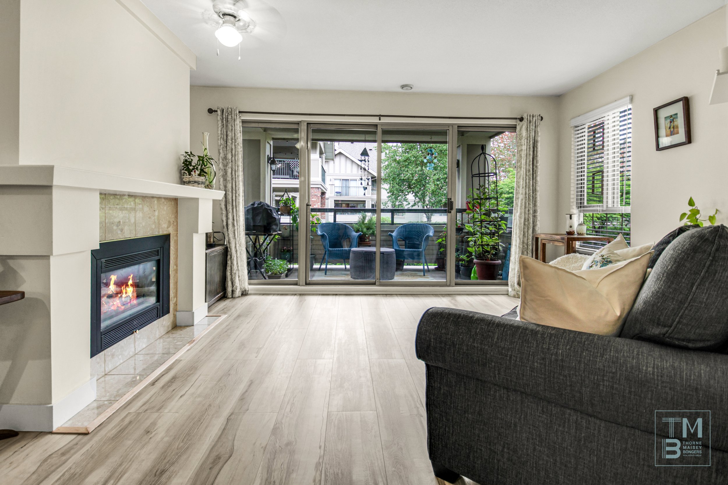 11. LivingRm.jpg