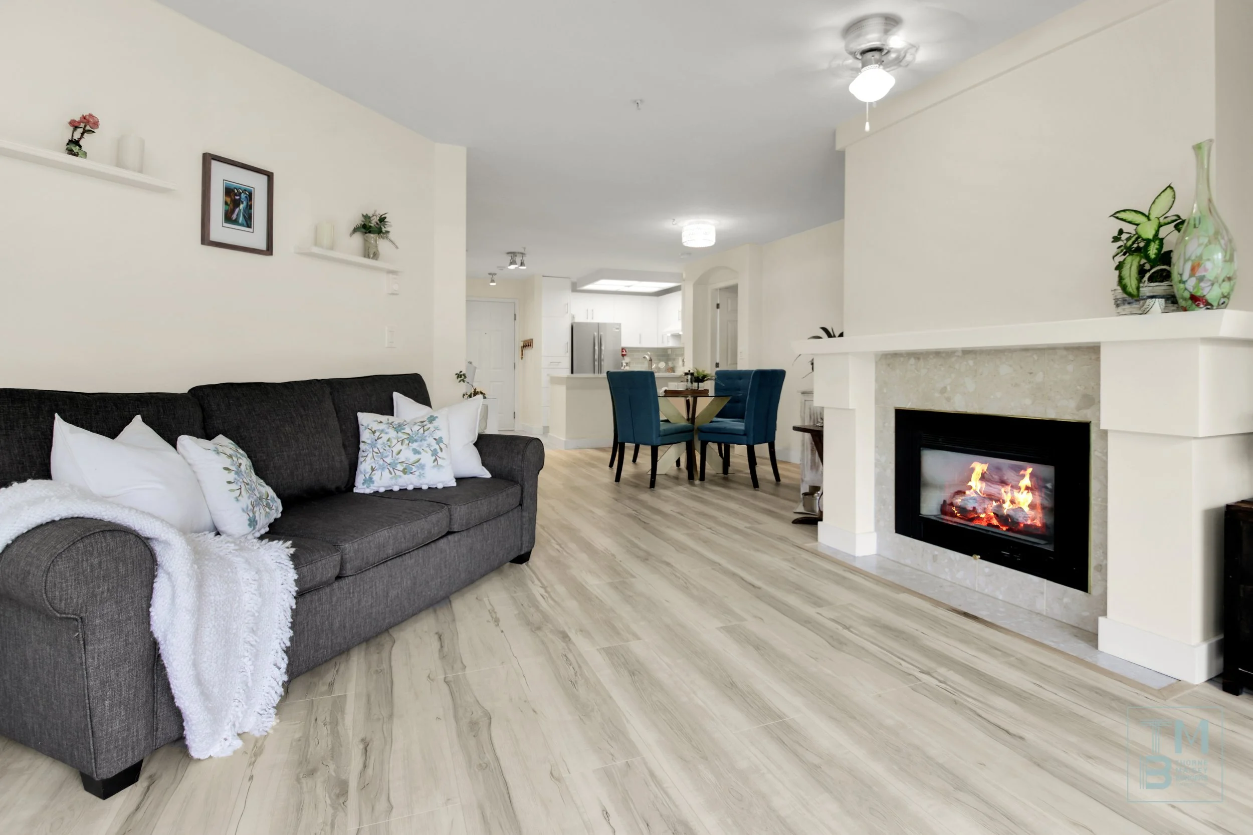 13. LivingRm1.jpg