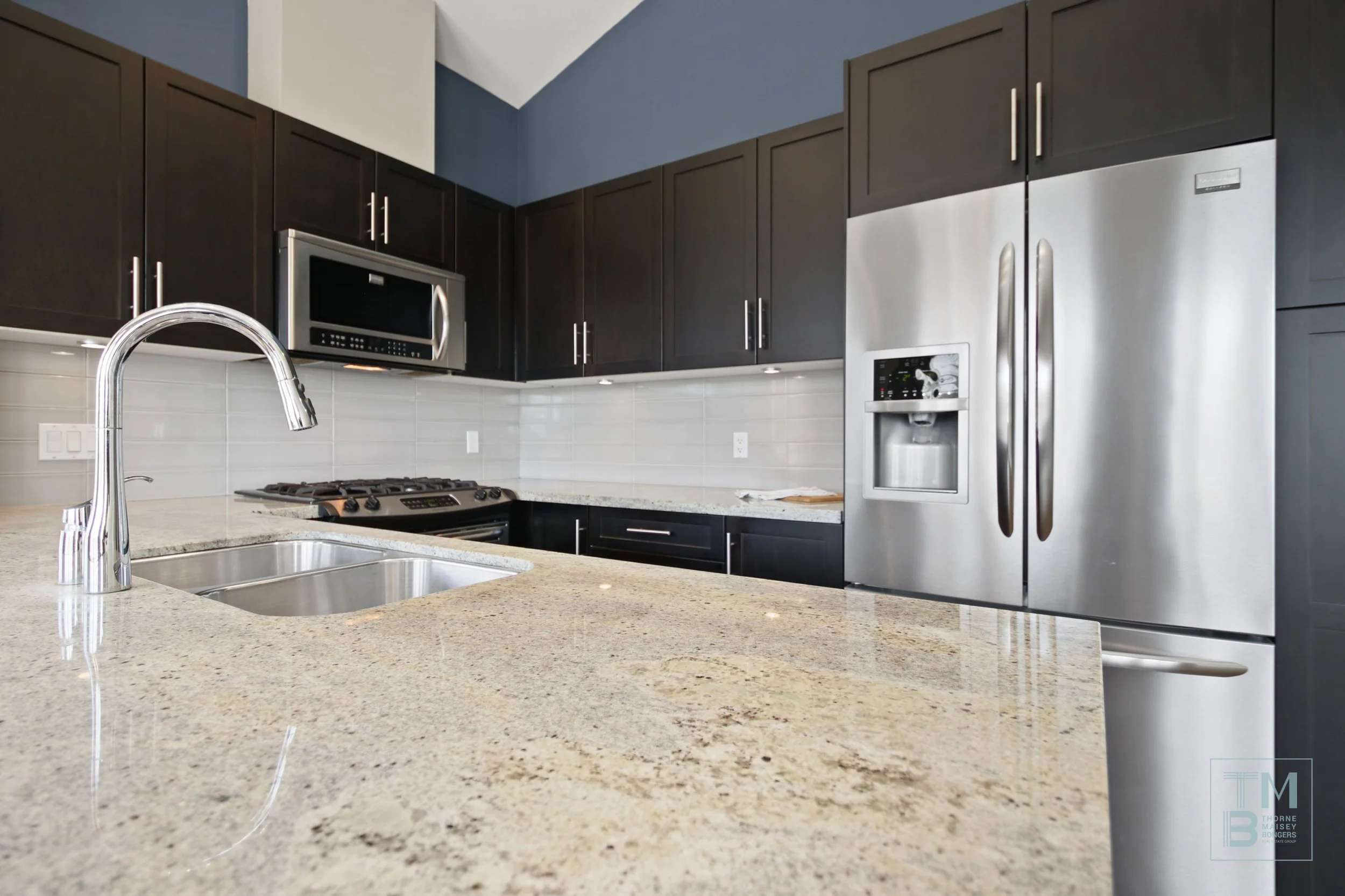 10 Kitchen4.jpg