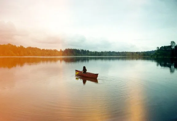Jennilee Marigomen - Geneve at Deer Lake 30cm x 40cm - ed. 8 2010