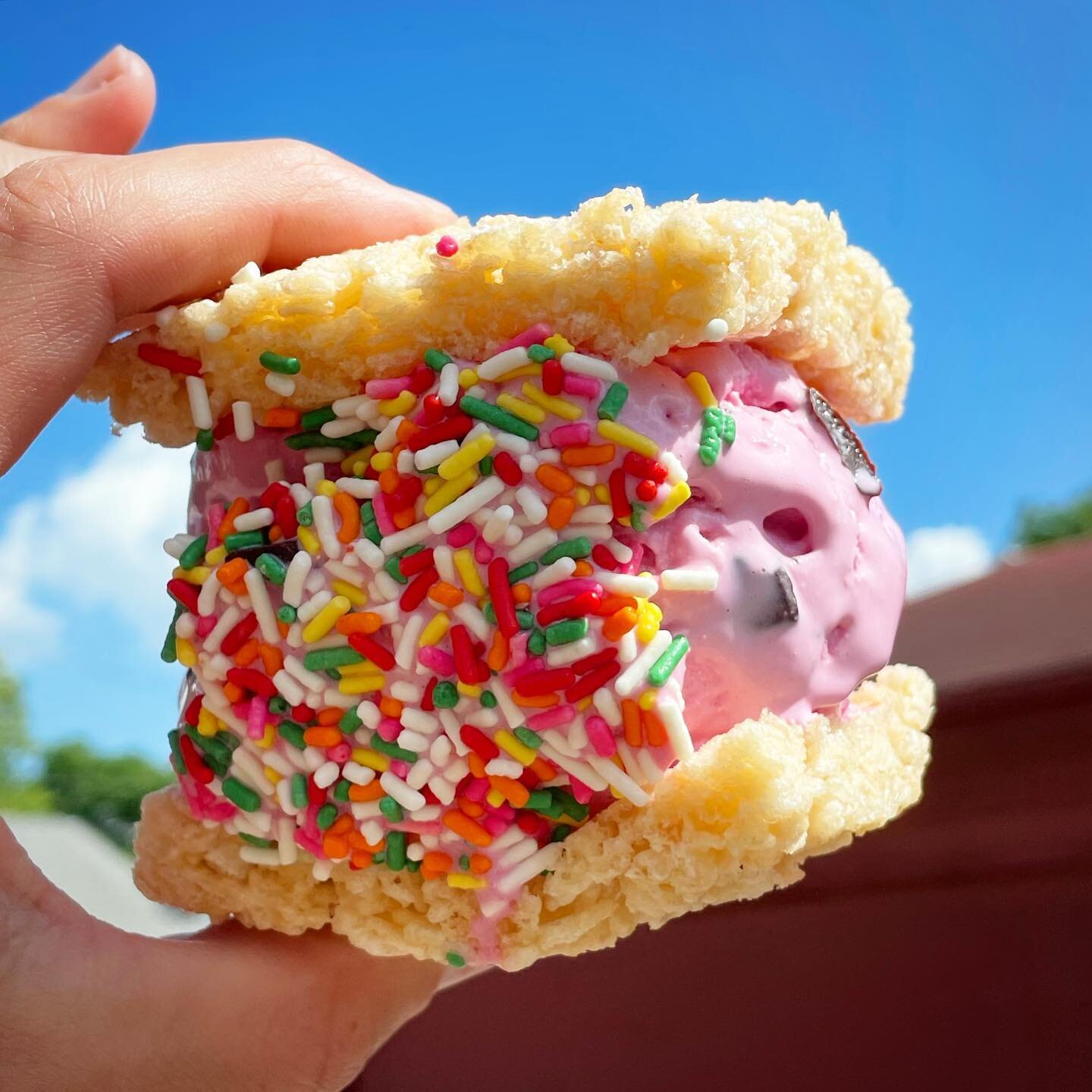 NOW ON SUMMER HOURS! Open Noon-10pm everyday! #beattheheat #nelliesicecream (Pictured: gluten free rice crispy treat with raspberry chocolate chunk and rainbow sprinkles)