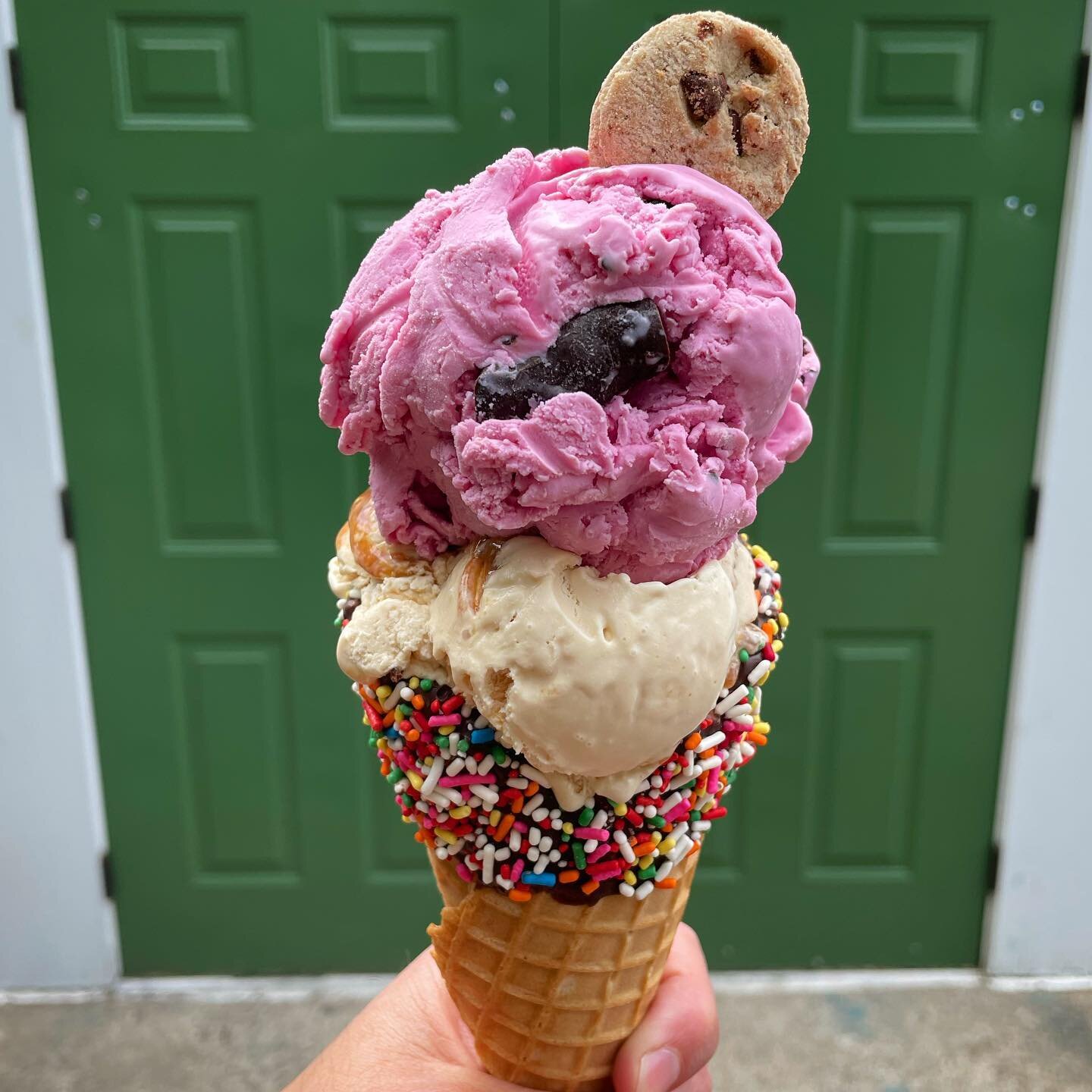 Don&rsquo;t worry, you don&rsquo;t have to settle for one flavor #doublescoop pictured: raspberry chocolate chunk and salty caramel on a chocolate dipped, rainbow sprinkle cone. #saturdaysweets