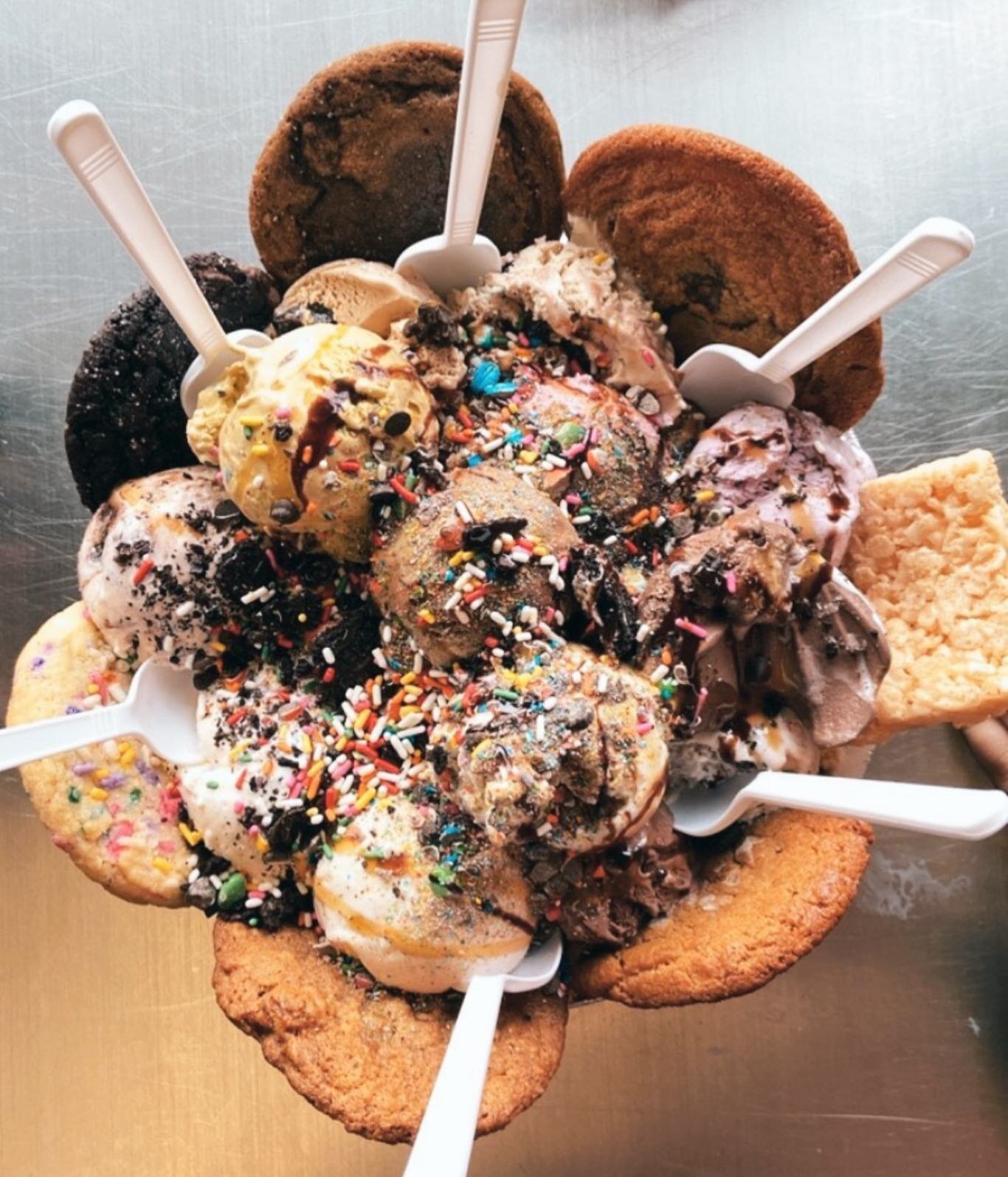 Can&rsquo;t decide what do get? Try it all!#cookiemonsterchallenge #nelliesicecream 📷 @tara.bruening