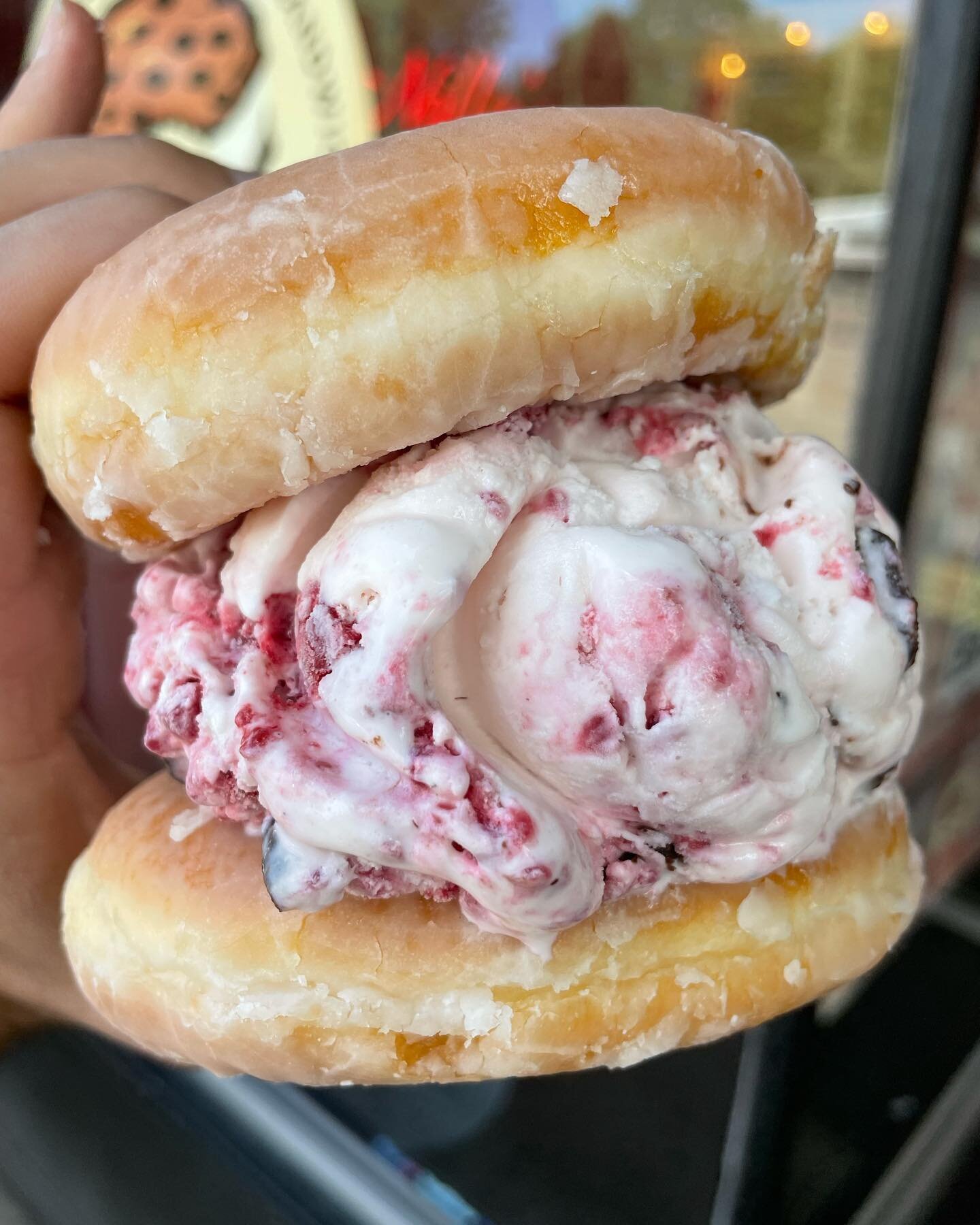 Yes&hellip;That&rsquo;s a donut. Yes&hellip; you can now make an ice cream sandwich with glazed donuts. 🍩🍦😳 Sundays Only @nelliesicecream!
#sundaydonuts #donuticecreamsandwich #sundayfunday