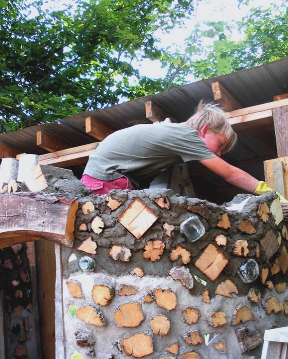 GODSWAY'S IDEA: Green Construction experiences in Ghana to promote education