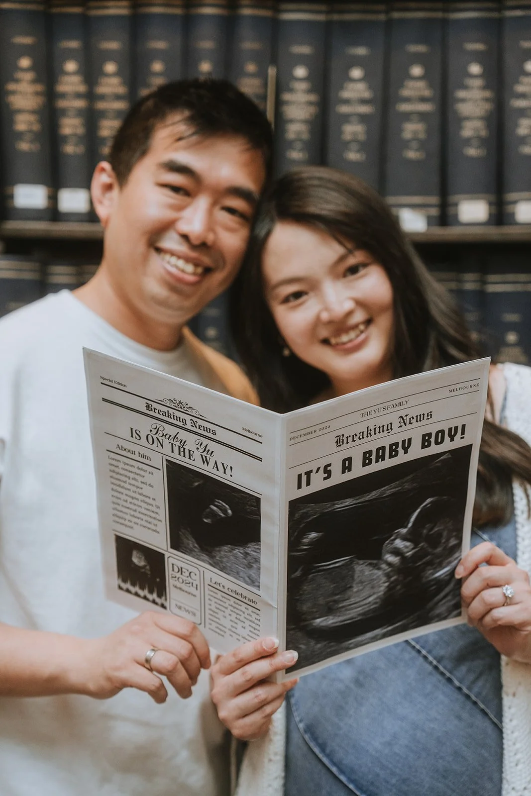Candid Natrual Maternity Photographer Melbourne State Library