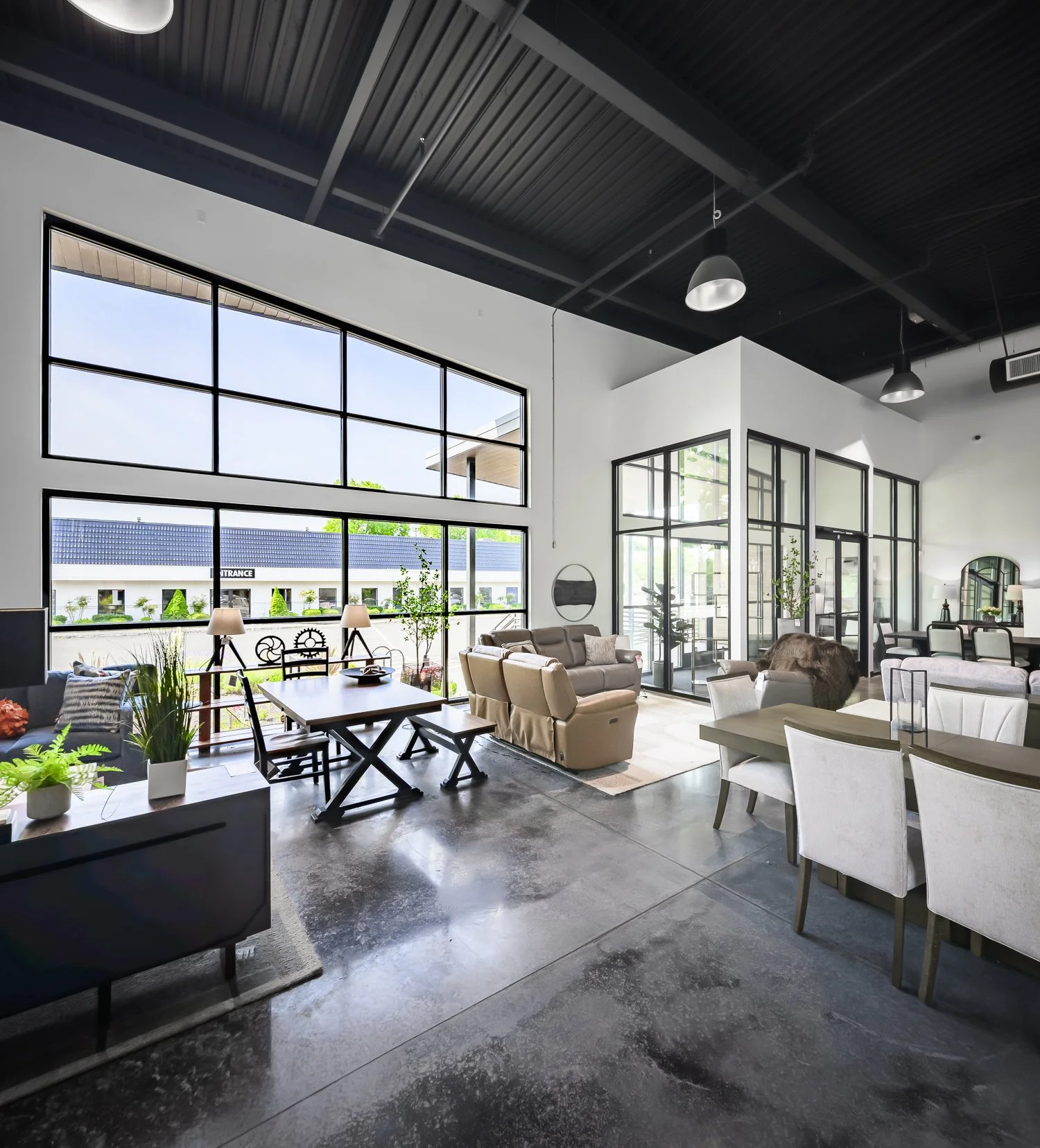 Waltz.Kenton_Woodblock_Michael's Furniture-176-HDR-Pano.jpg