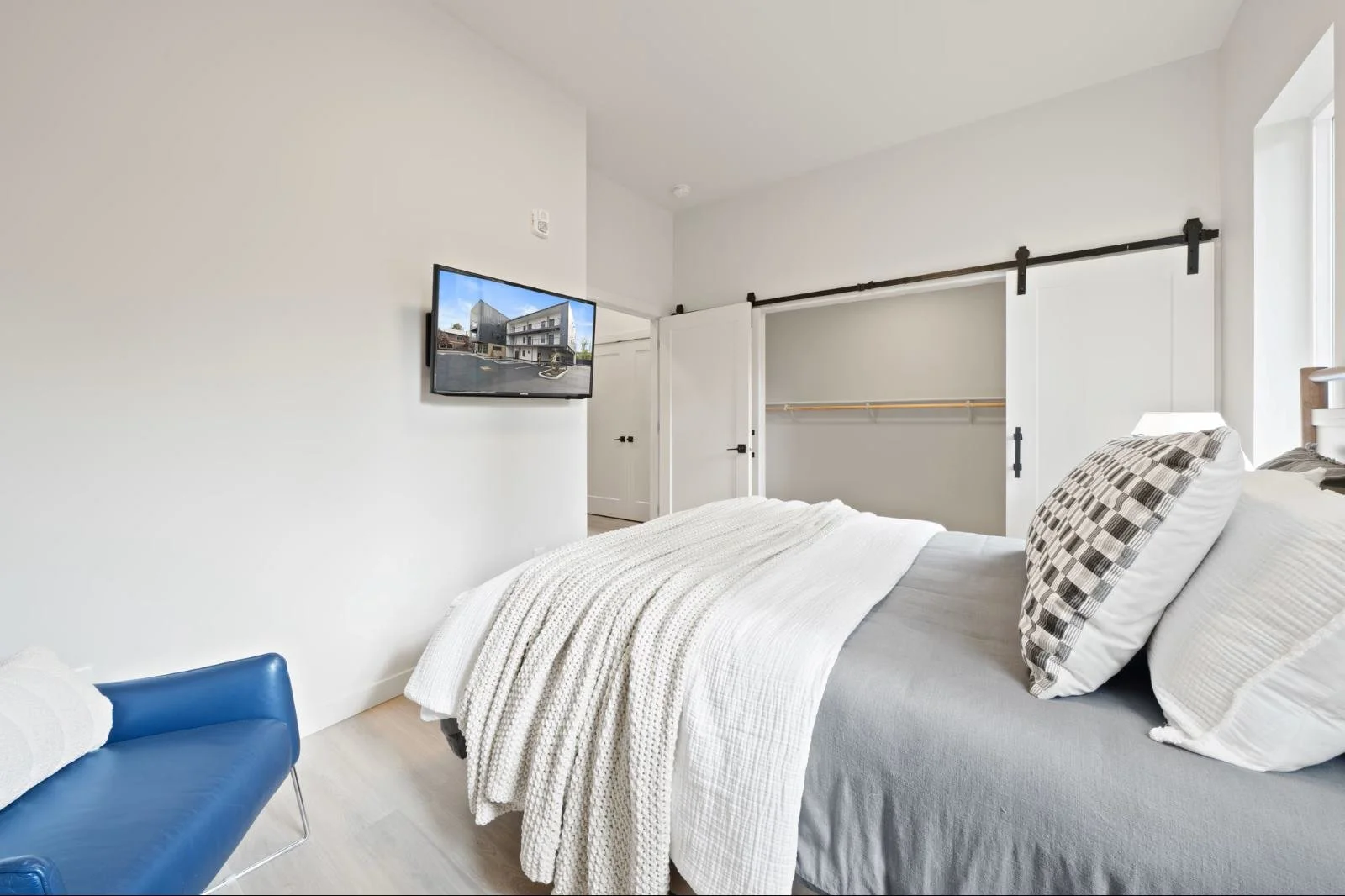 boardwalk-place-portland-or-building-photo (4).jpg